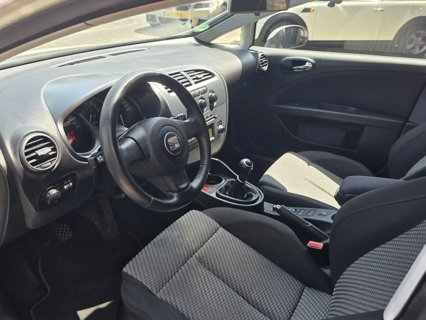 SEAT Leon 1.6 Reference|Airco|Lm velgen|5drs|Apk|Isofix White - 2