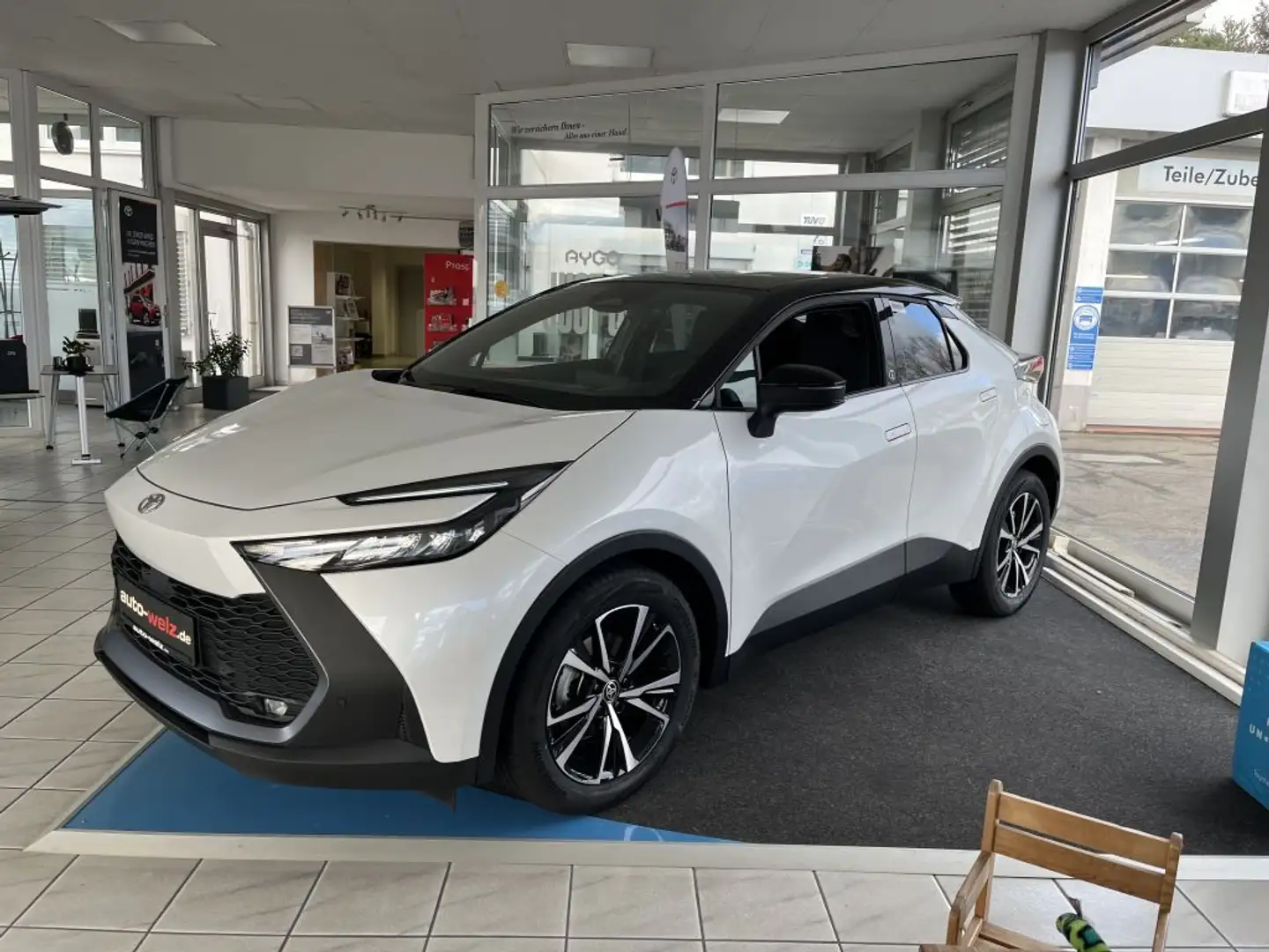 Toyota C-HR 1.8 Hybrid Team Deutschland (AX2) Weiß - 1