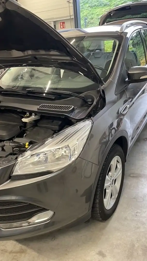 Ford Kuga Sync Edition Grau - 2