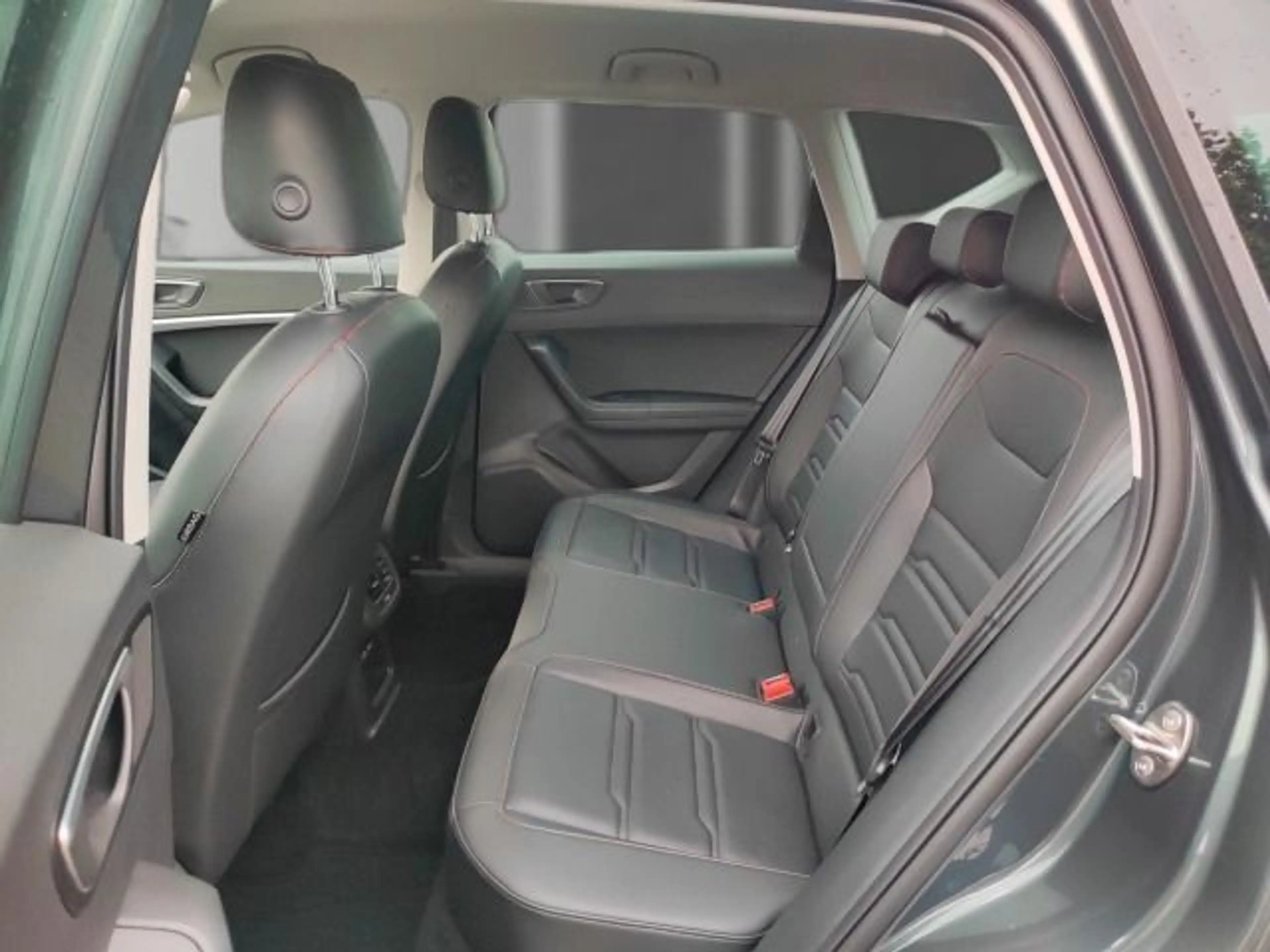 SEAT Ateca 2.0 TSI 4D FR DSG *StdHz*ACC*NAV*LED*SHZ* — photo 8