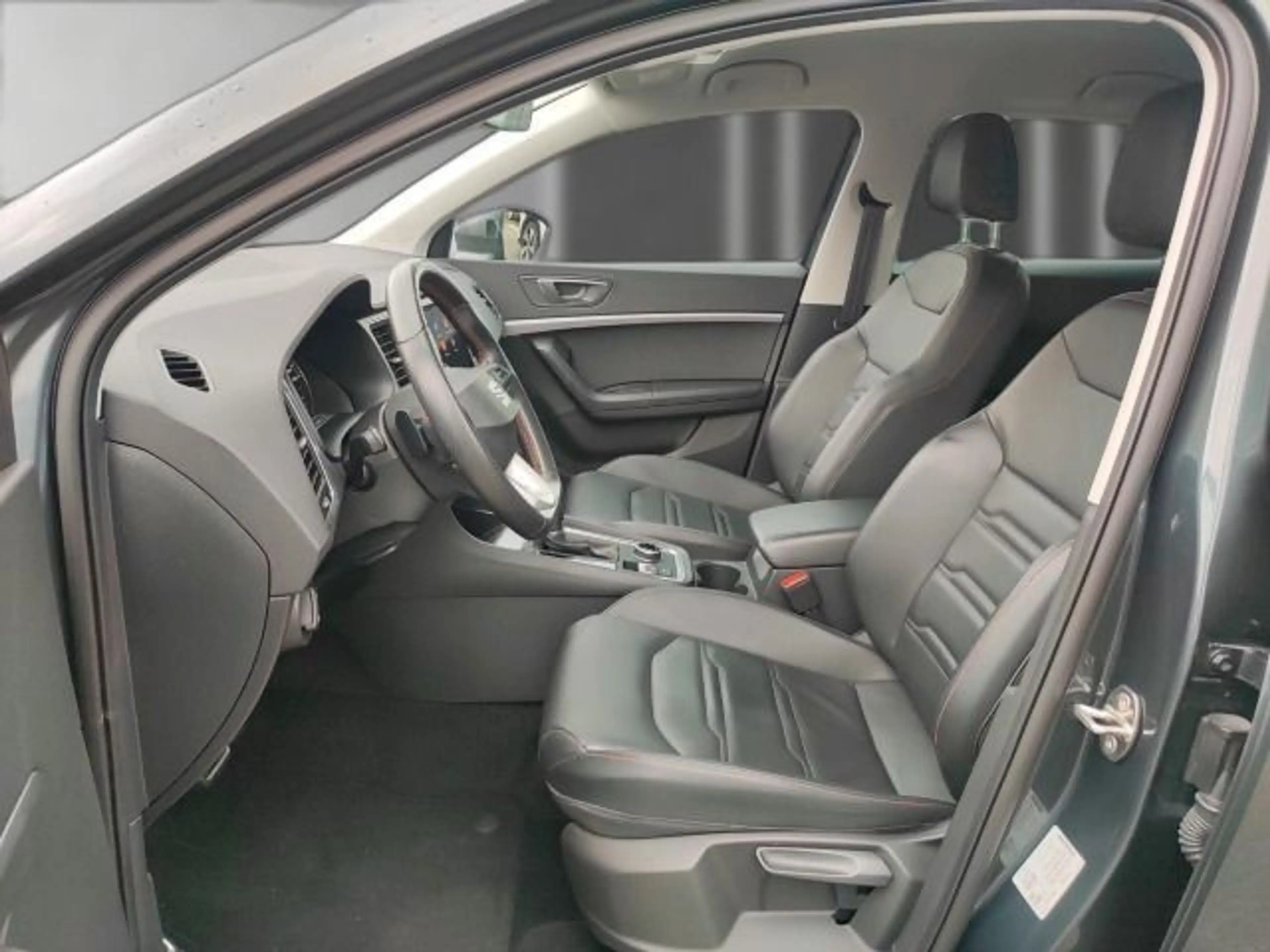 SEAT Ateca 2.0 TSI 4D FR DSG *StdHz*ACC*NAV*LED*SHZ* — photo 7