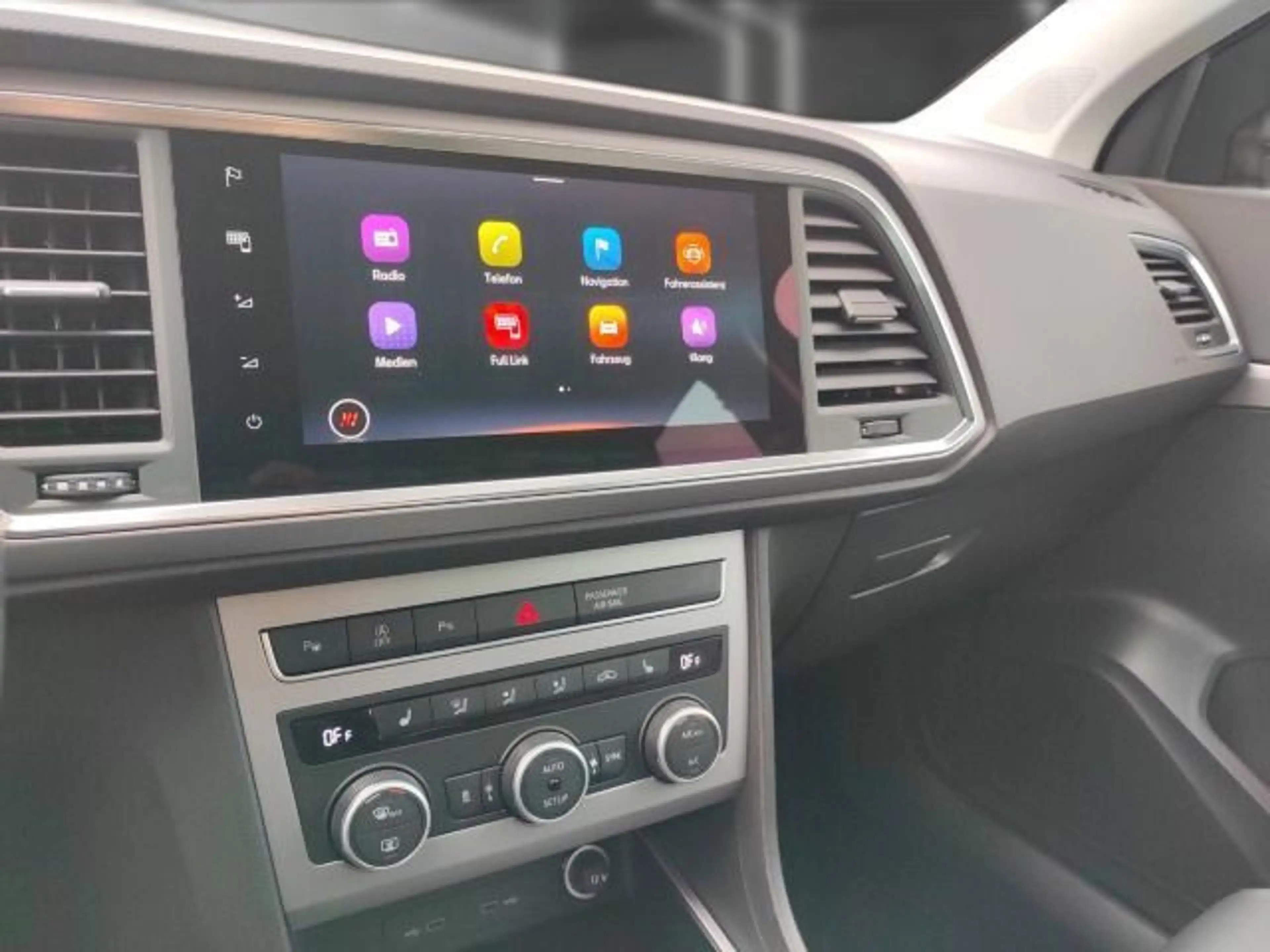SEAT Ateca 2.0 TSI 4D FR DSG *StdHz*ACC*NAV*LED*SHZ* — photo 13