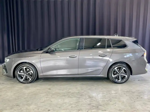 Opel Astra view 7