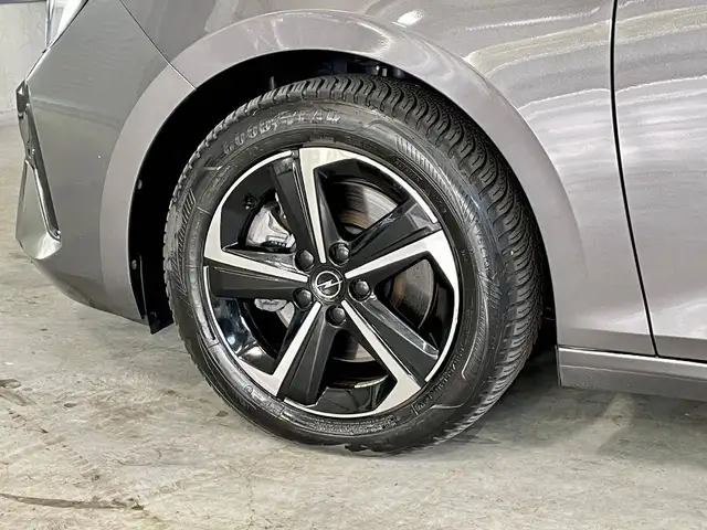 Opel Astra view 9