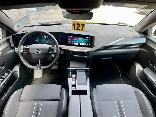 Opel Astra view 11