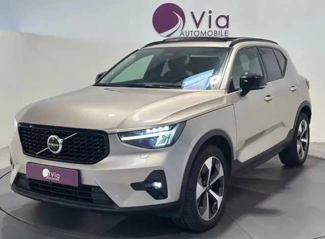 Volvo XC40 2.0 B3 177H MHEV HYBRID ULTIMATE 2WD DCT BVA, 1ere main, Toit Ouvrant, Harman Kardon, etc