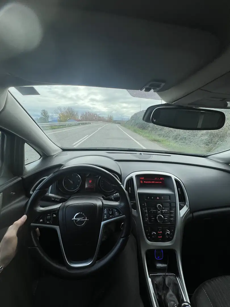 Opel Astra Sedán 1.7CDTi Edition110 Edition Gris - 2