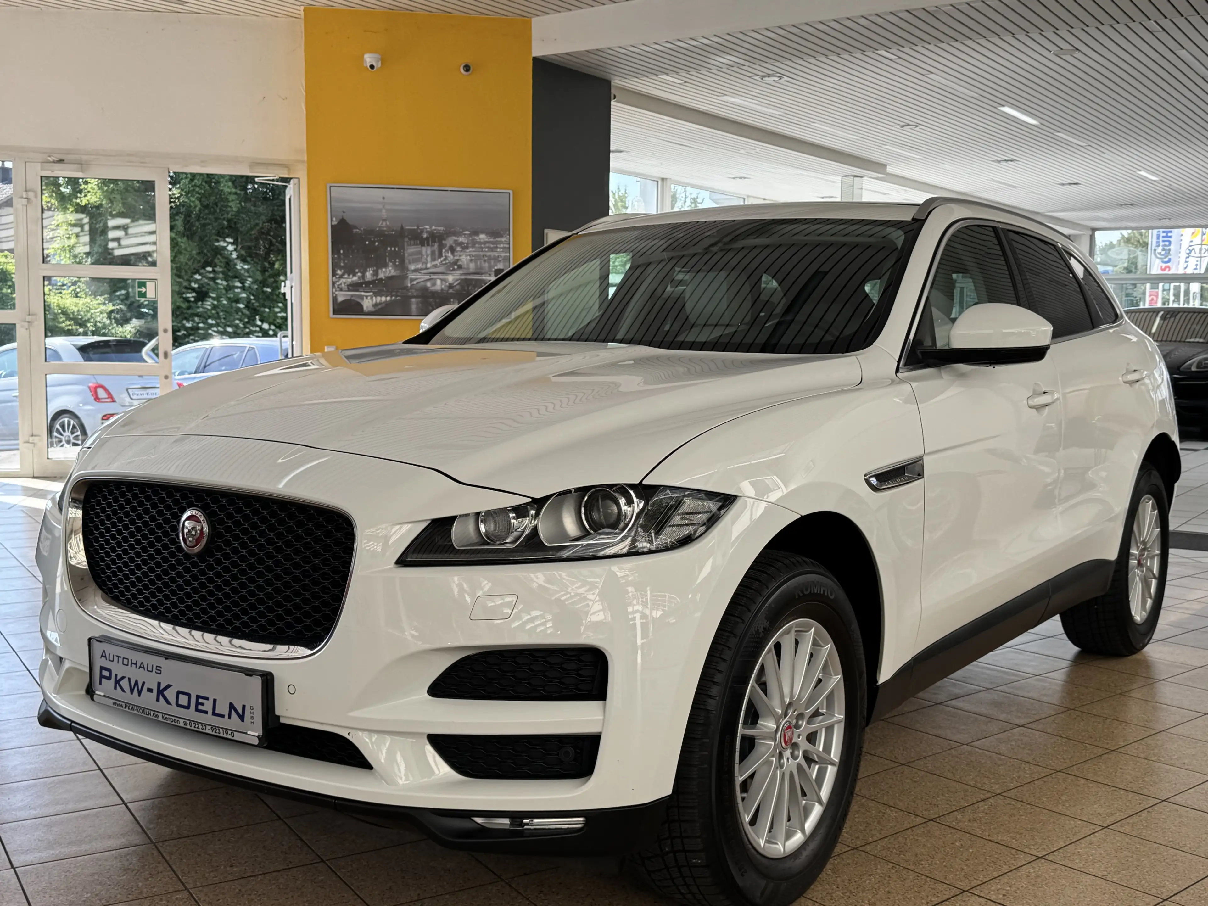 Jaguar F-Pace 20d Pure *PANO*KAMERA*Bi XENON*LEDER*SPuR