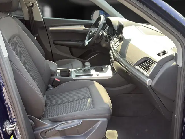 Audi Q5 view 13