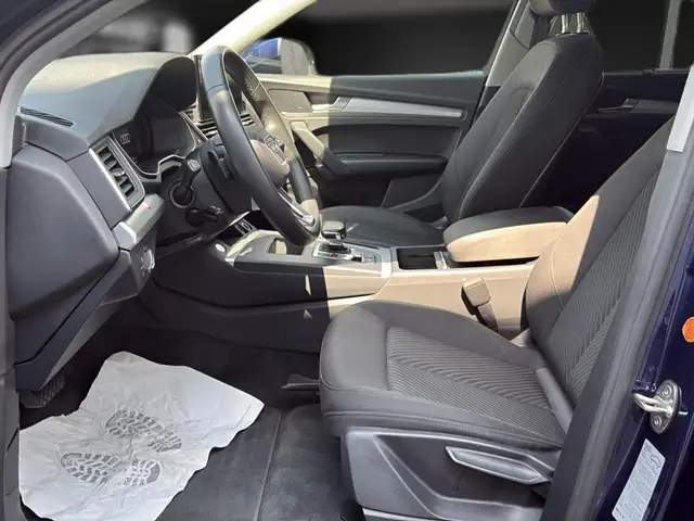 Audi Q5 view 14