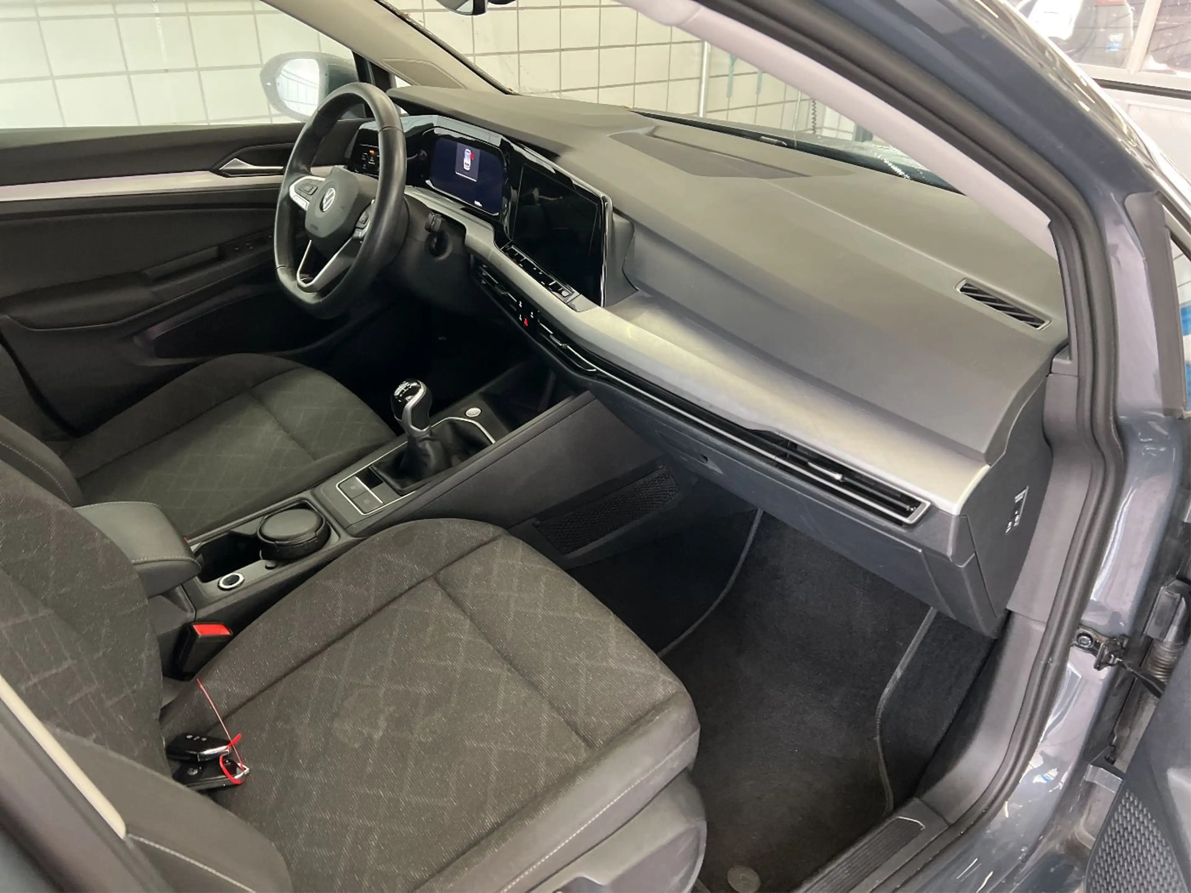 Volkswagen Golf Life 1.5 TSI NAVI R-KAMERA SHZ PDC KlimaA — photo 11