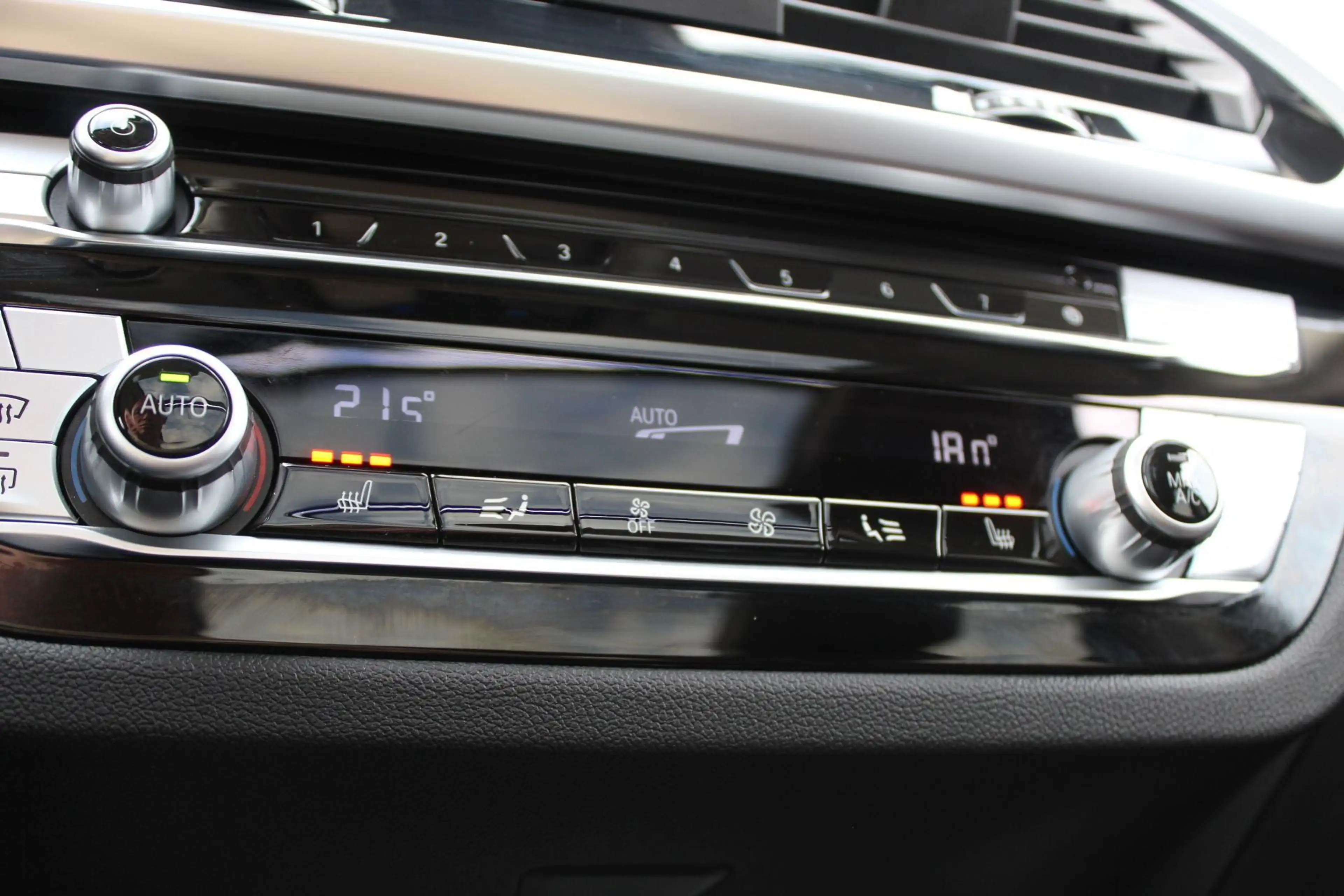 BMW iX3 Executive 80 kWh Pano/Harman Kardon/Memory/Trekhaa — photo 16