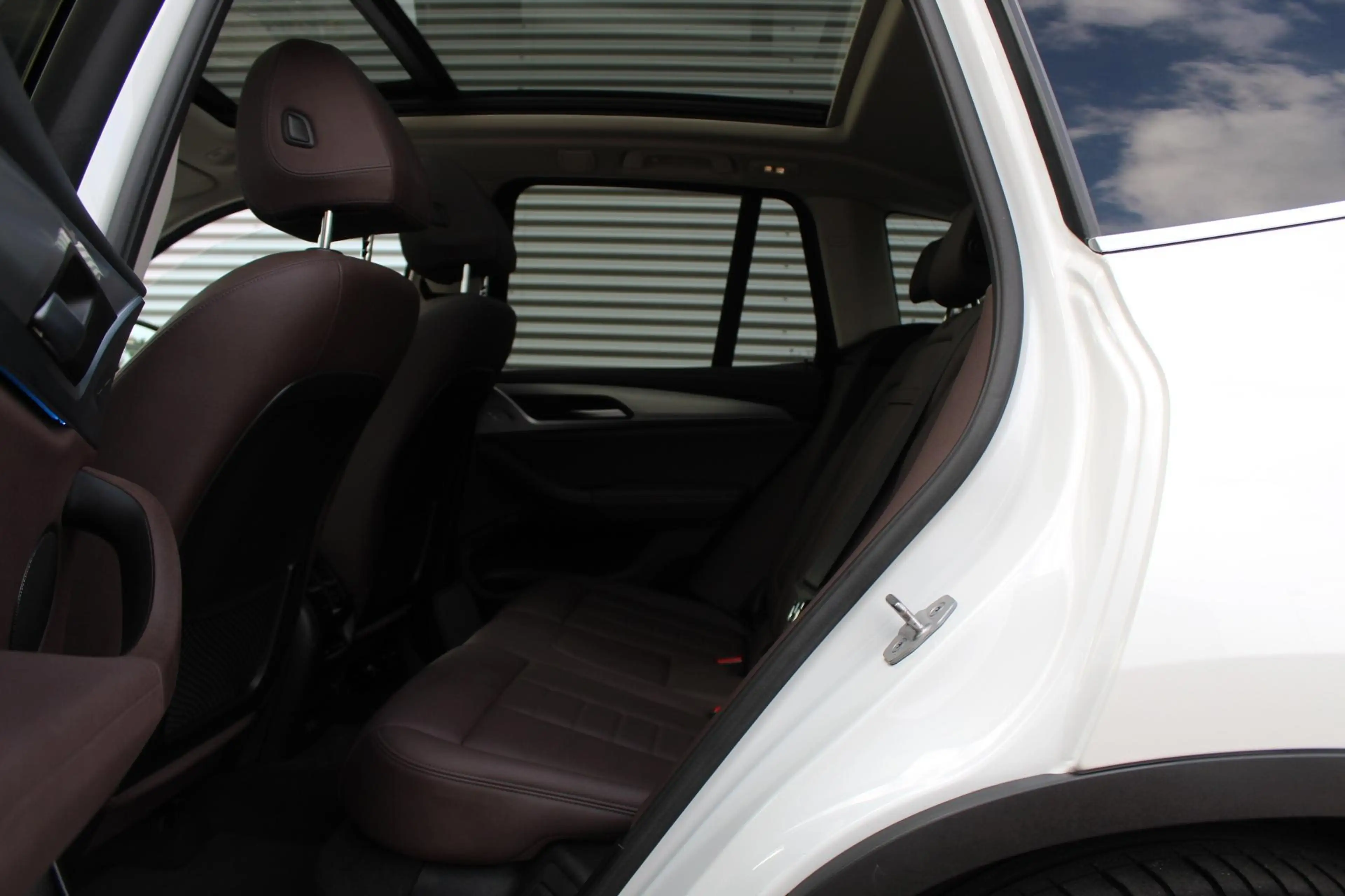 BMW iX3 Executive 80 kWh Pano/Harman Kardon/Memory/Trekhaa — photo 29