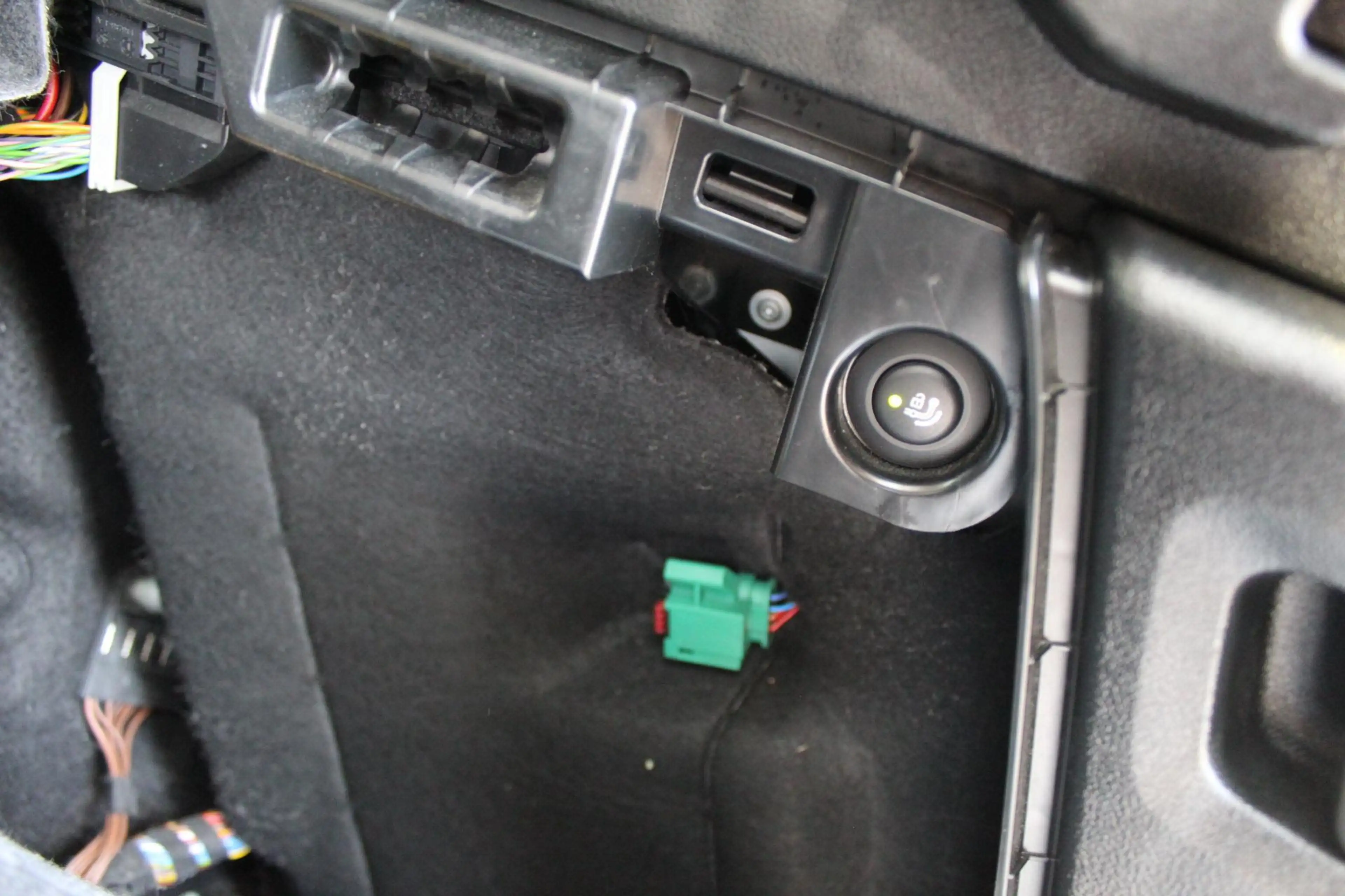 BMW iX3 Executive 80 kWh Pano/Harman Kardon/Memory/Trekhaa — photo 32