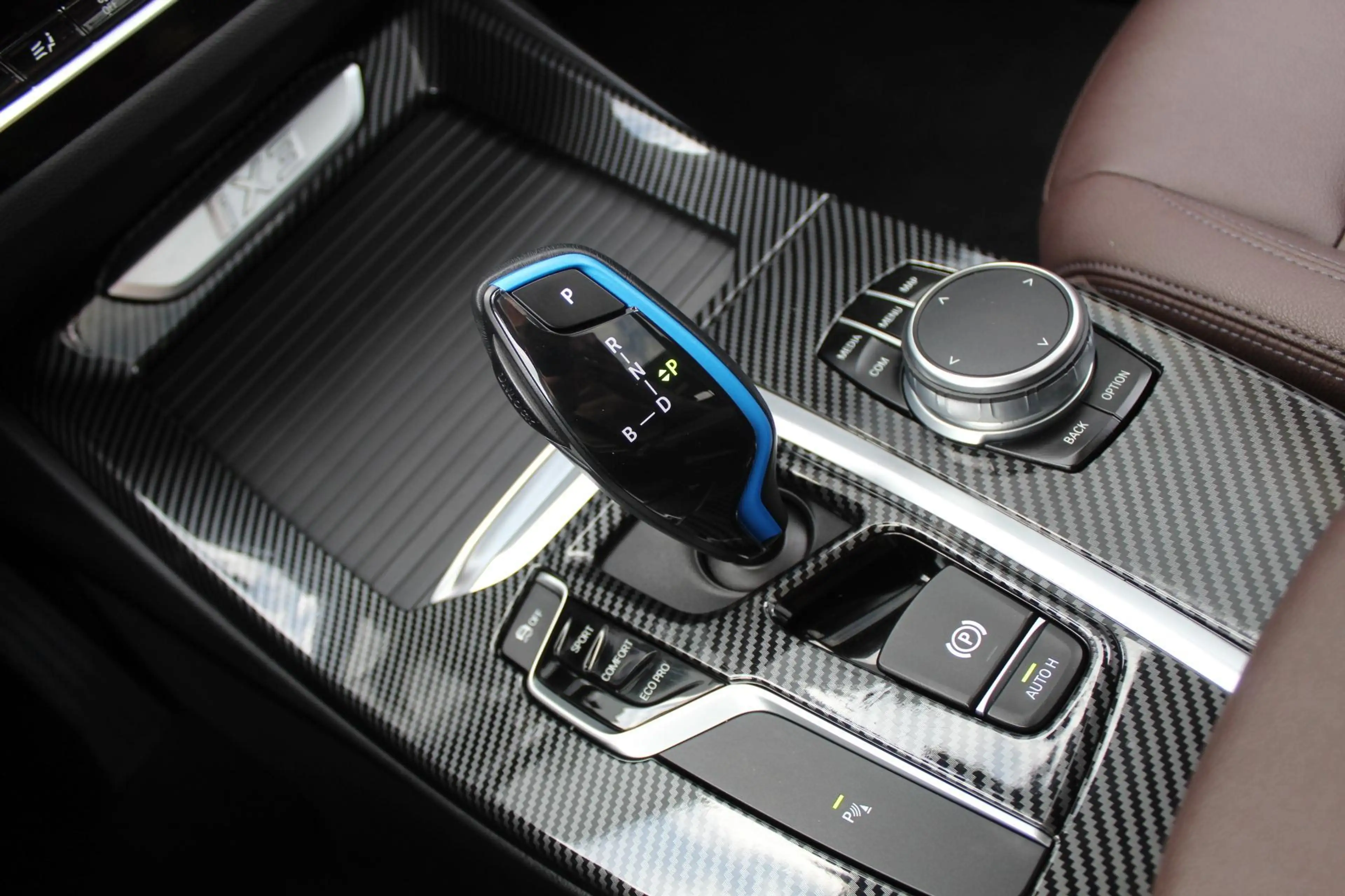 BMW iX3 Executive 80 kWh Pano/Harman Kardon/Memory/Trekhaa — photo 19