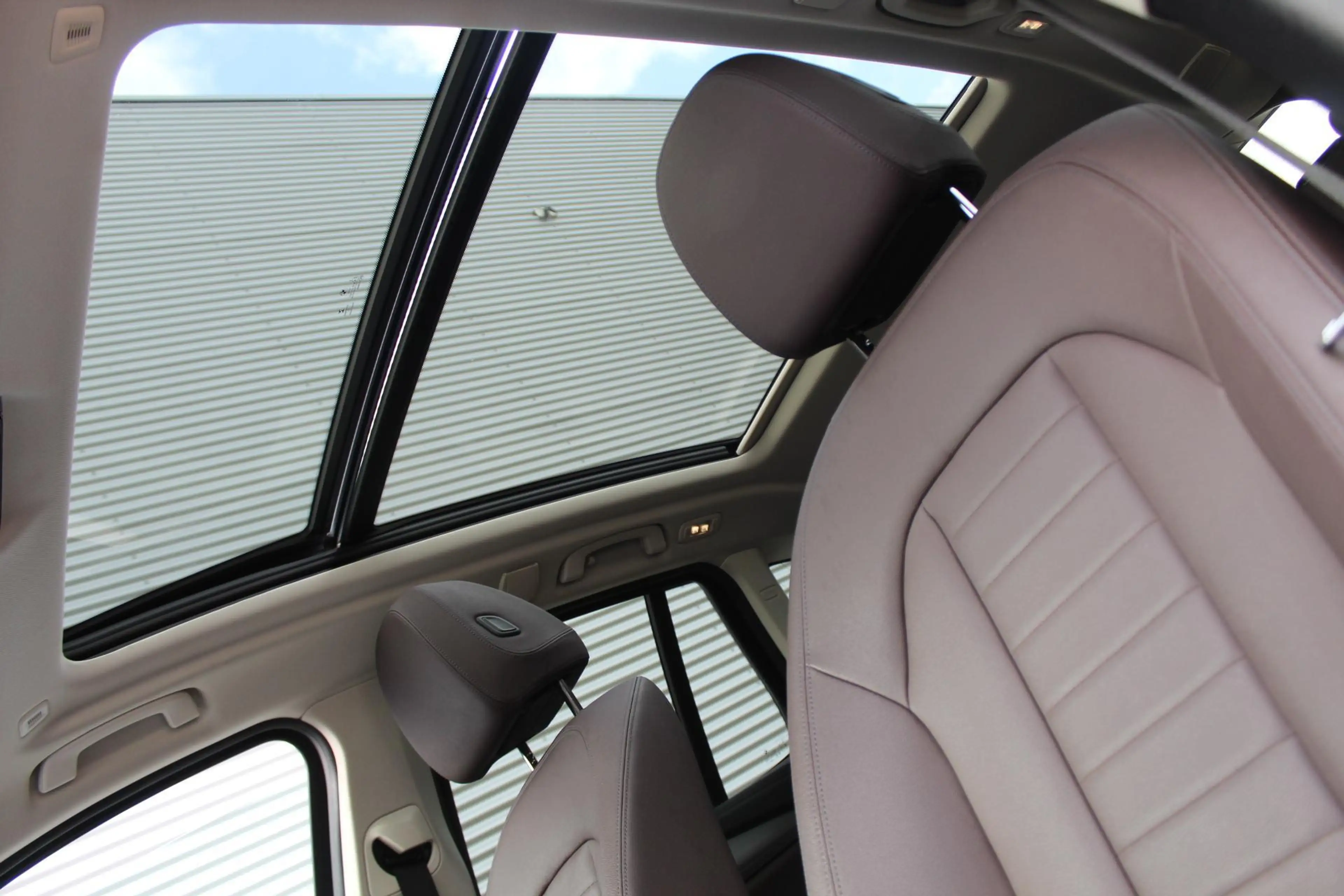 BMW iX3 Executive 80 kWh Pano/Harman Kardon/Memory/Trekhaa — photo 11
