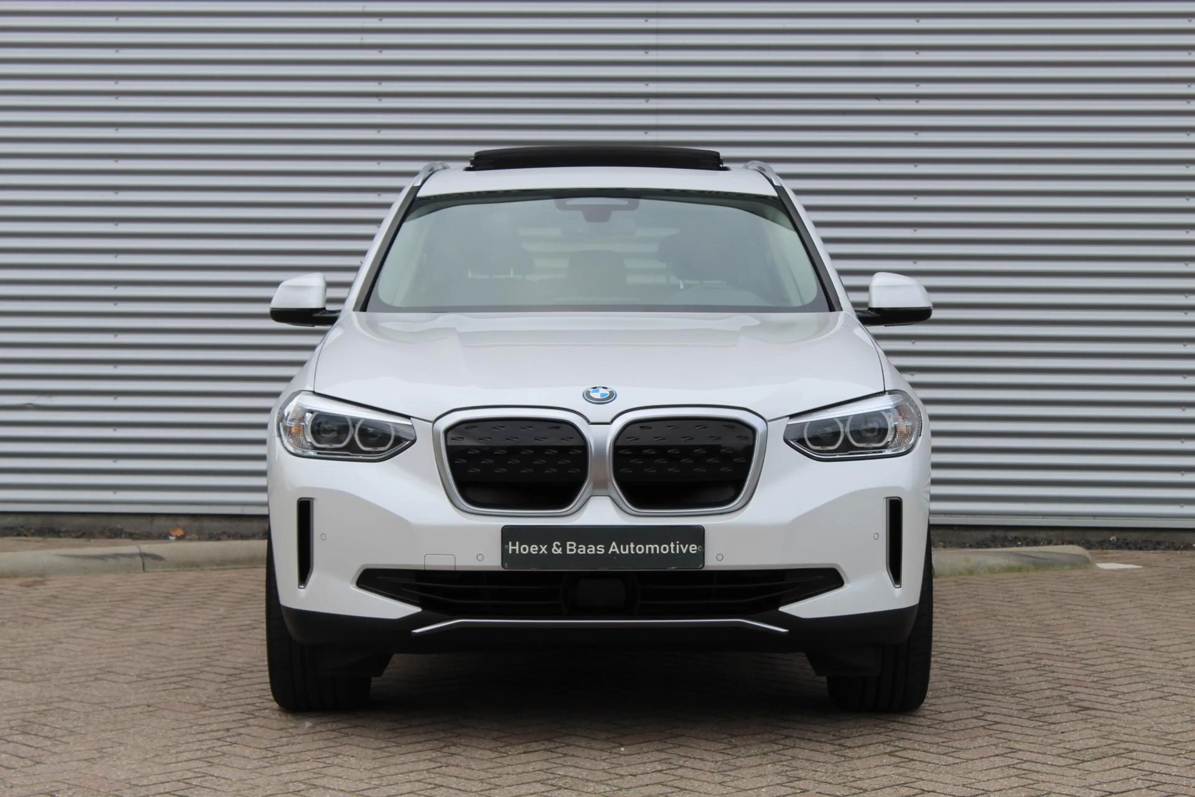 BMW iX3 Executive 80 kWh Pano/Harman Kardon/Memory/Trekhaa — photo 2
