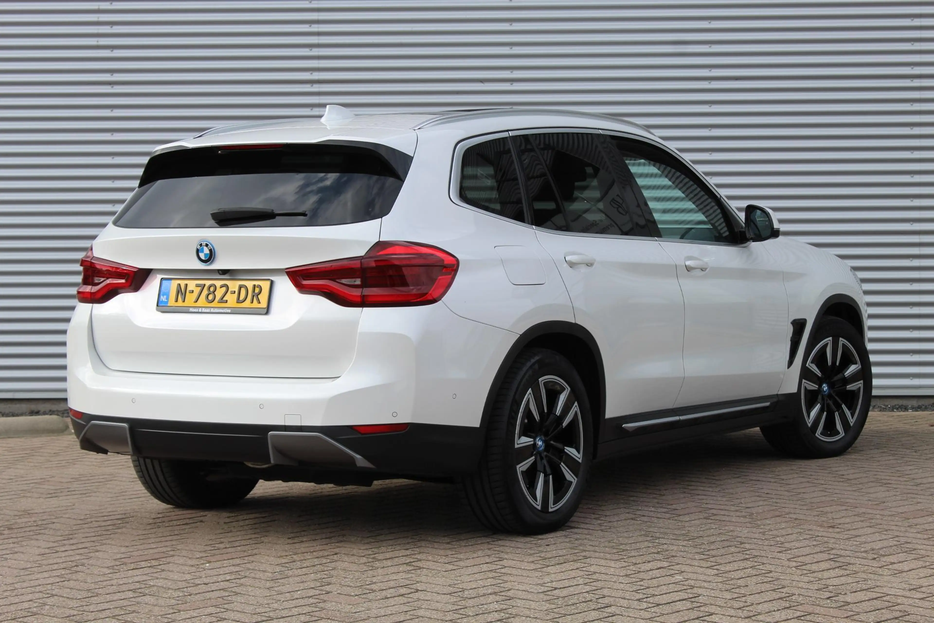 BMW iX3 Executive 80 kWh Pano/Harman Kardon/Memory/Trekhaa — photo 8