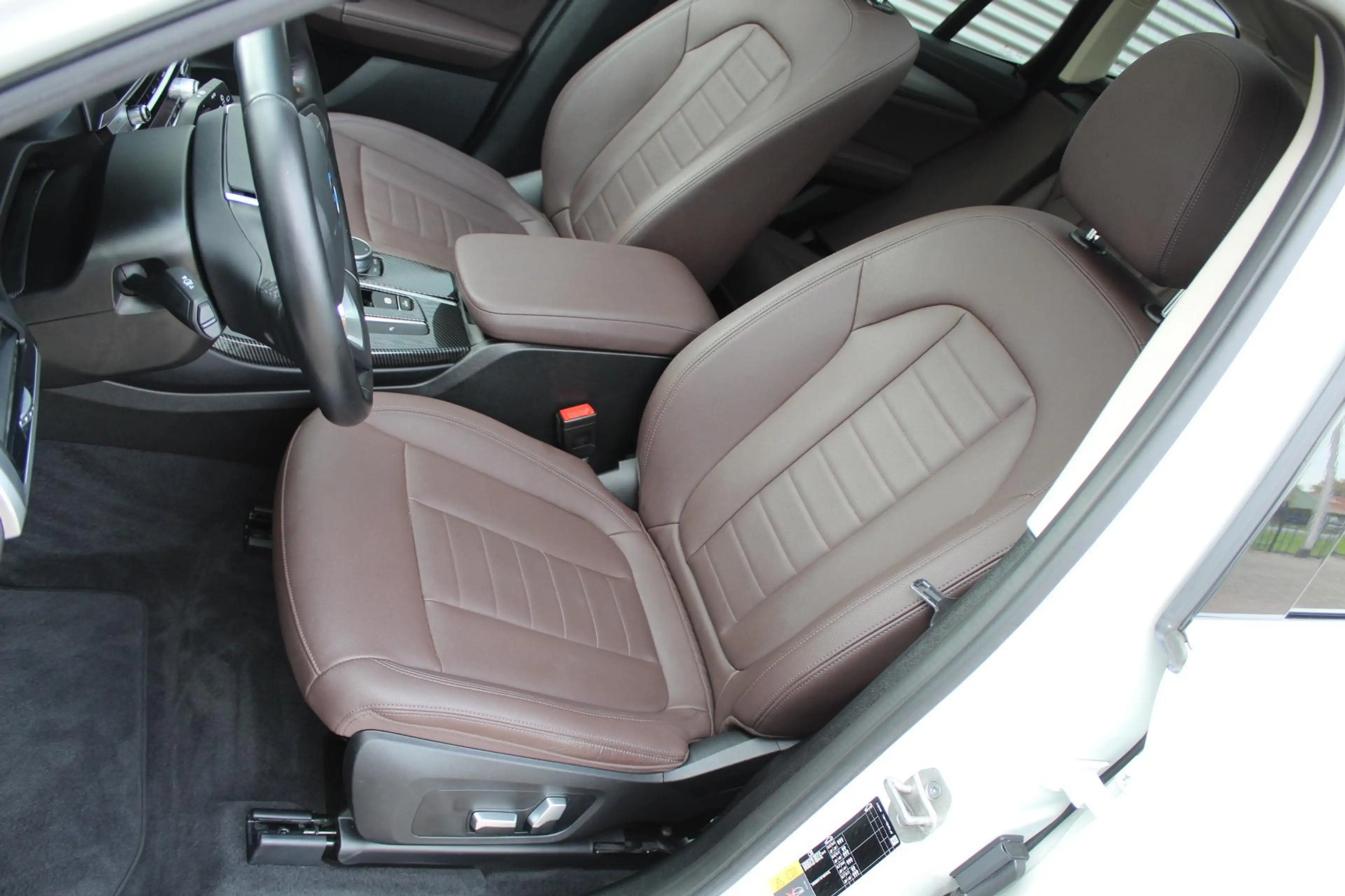 BMW iX3 Executive 80 kWh Pano/Harman Kardon/Memory/Trekhaa — photo 13
