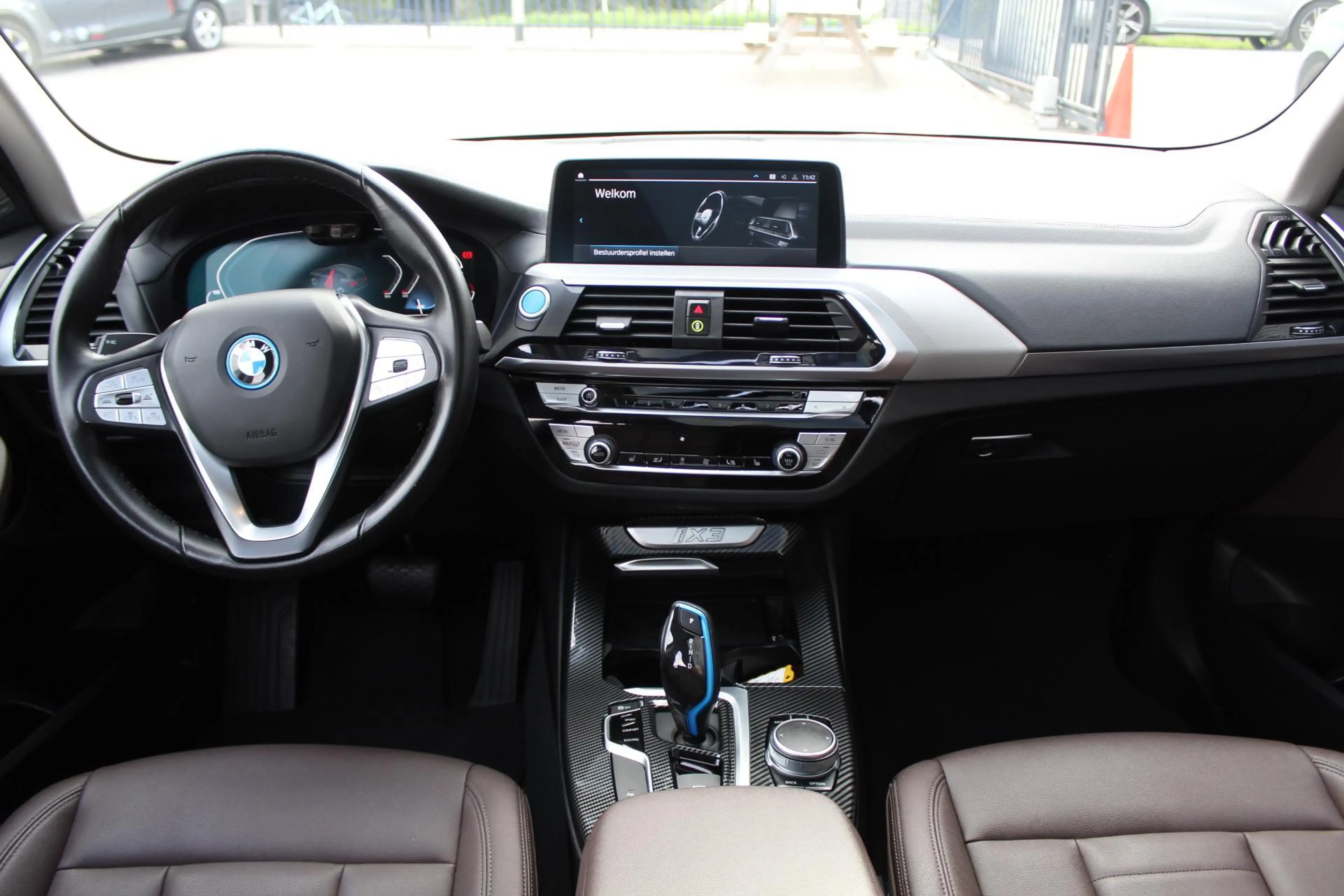 BMW iX3 Executive 80 kWh Pano/Harman Kardon/Memory/Trekhaa — photo 12