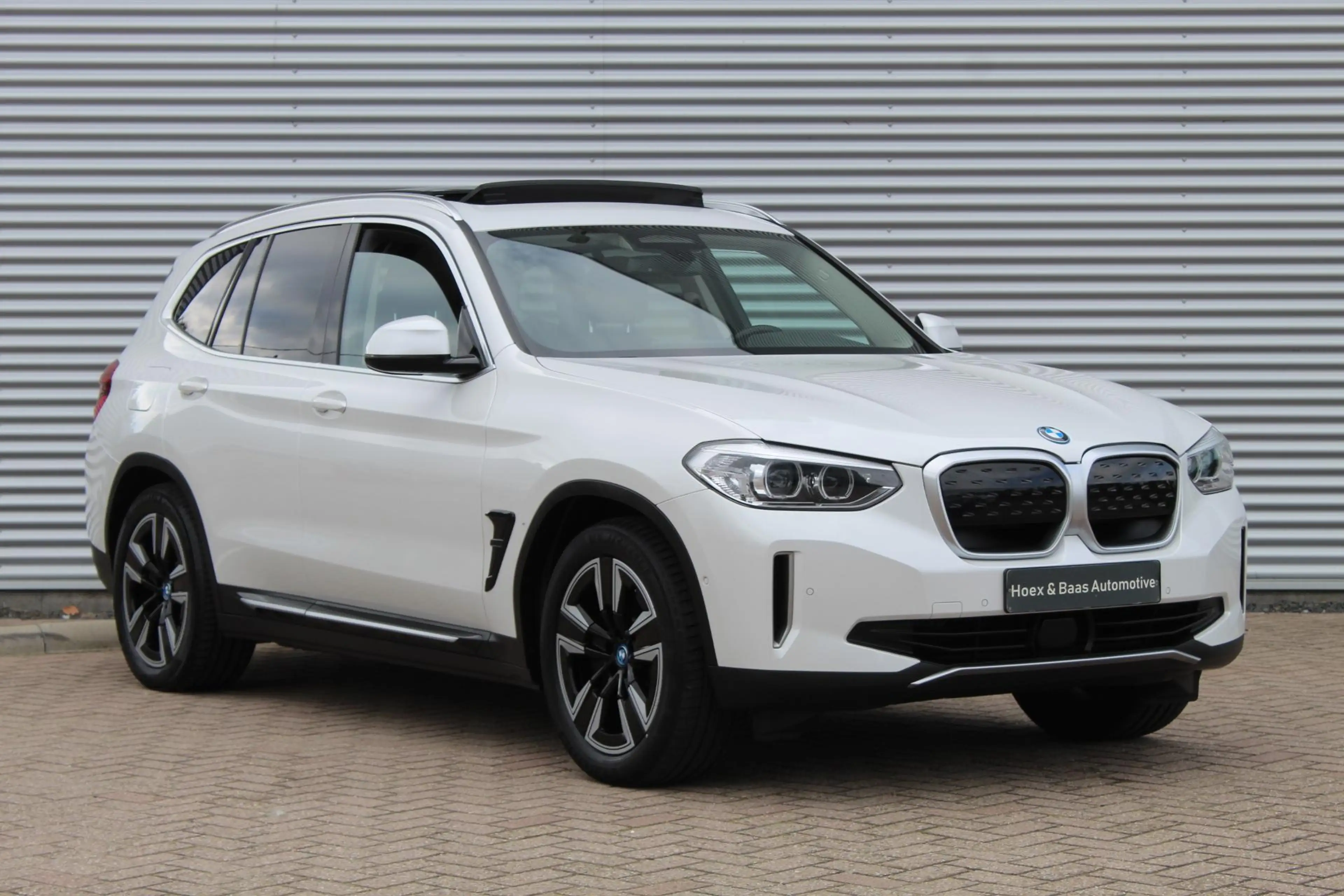 BMW iX3 Executive 80 kWh Pano/Harman Kardon/Memory/Trekhaa — photo 3