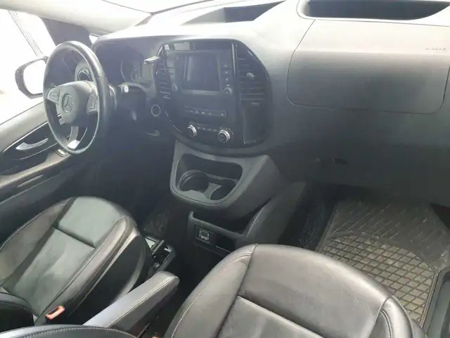 Mercedes-Benz Marco Polo view 9