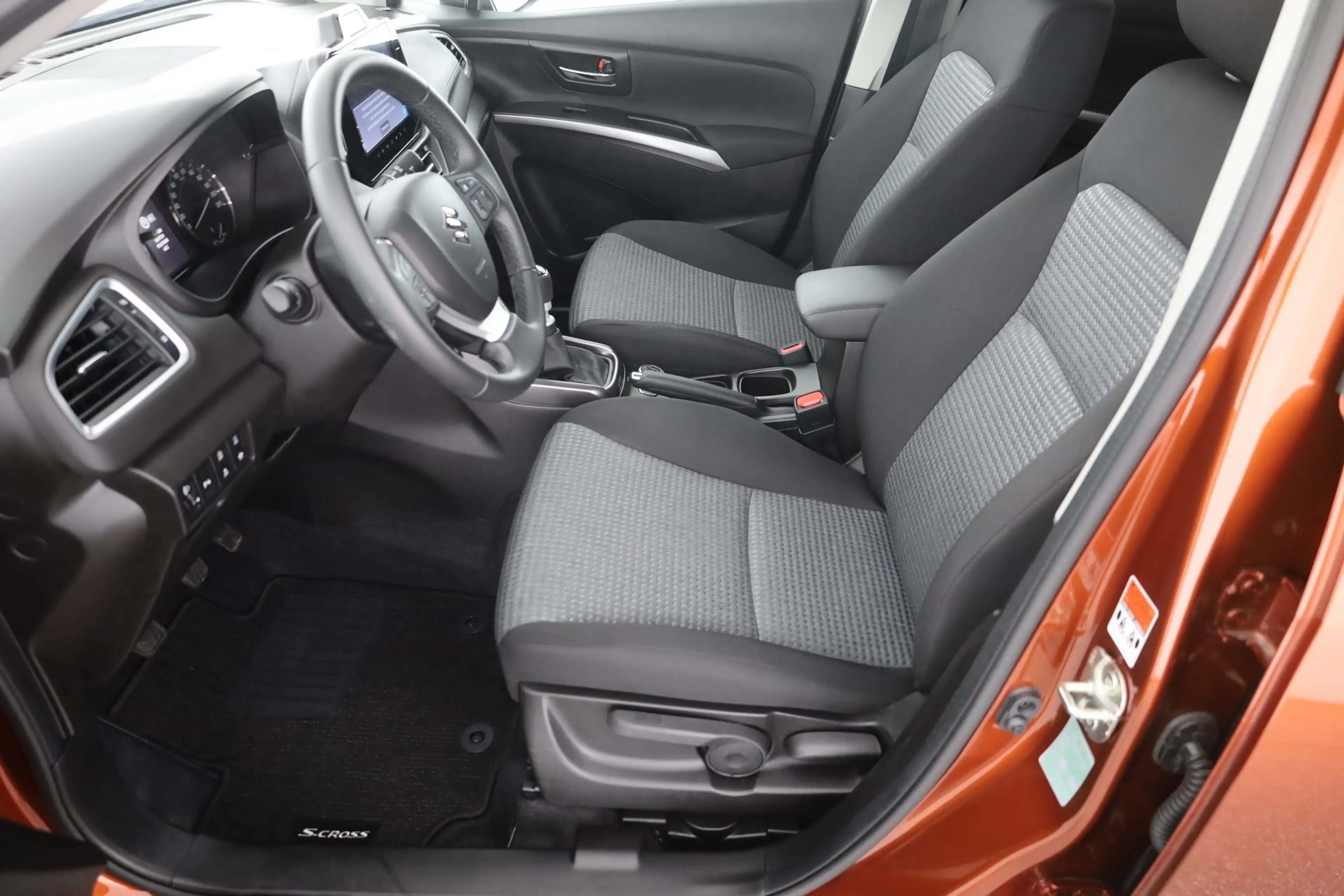 Suzuki SX4 S-Cross S-Cross 1.4 4WD LED ACC Navi Kamera Sitzheizung — photo 23
