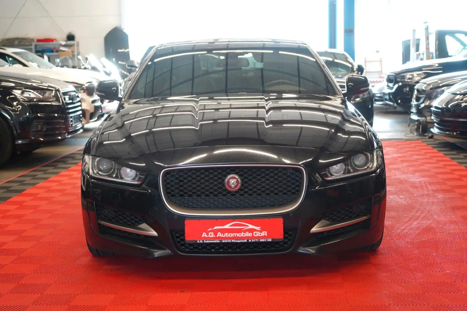 Jaguar XE 2.0d R-Sport *2.Hand*Bi-Xenon*Spur*Temp* Schwarz - 2