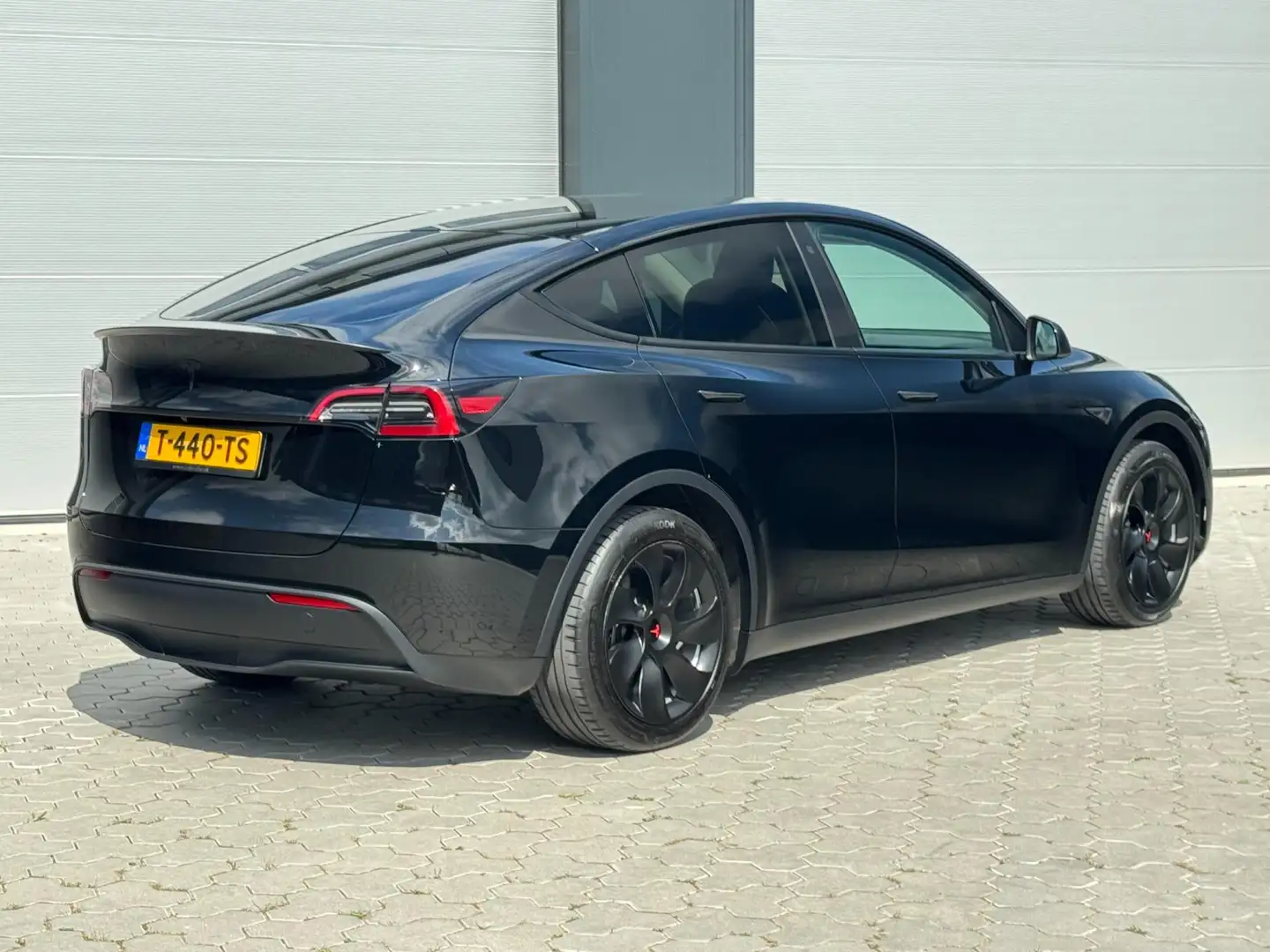 Tesla Model Y RWD 58 kWh FSD Zwart - 2