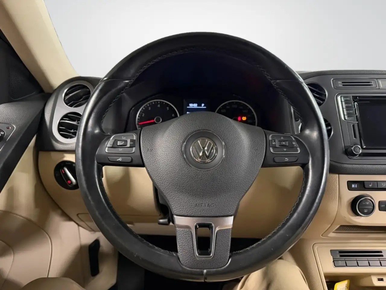 Volkswagen Tiguan снимка Volkswagen Tiguan