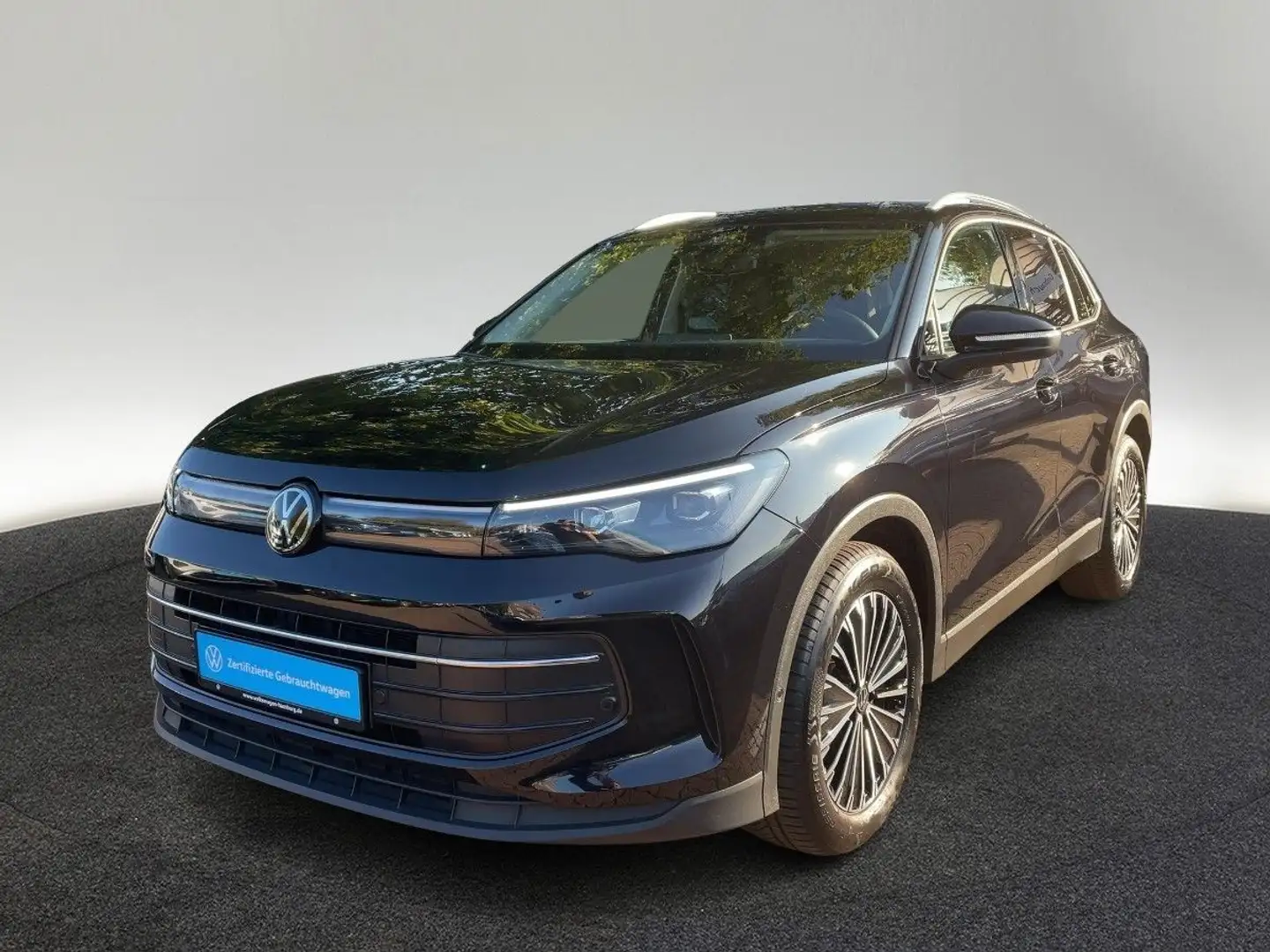 Volkswagen Tiguan Life 1.5 eTSI DSG Navi AHK LED Rear View Schwarz - 2