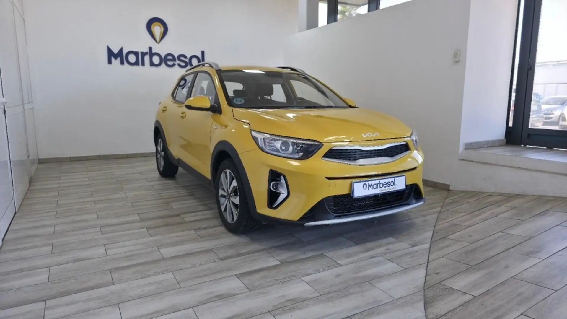 Kia Stonic 1.0 T-GDi MHEV Drive 100 Amarillo - 2