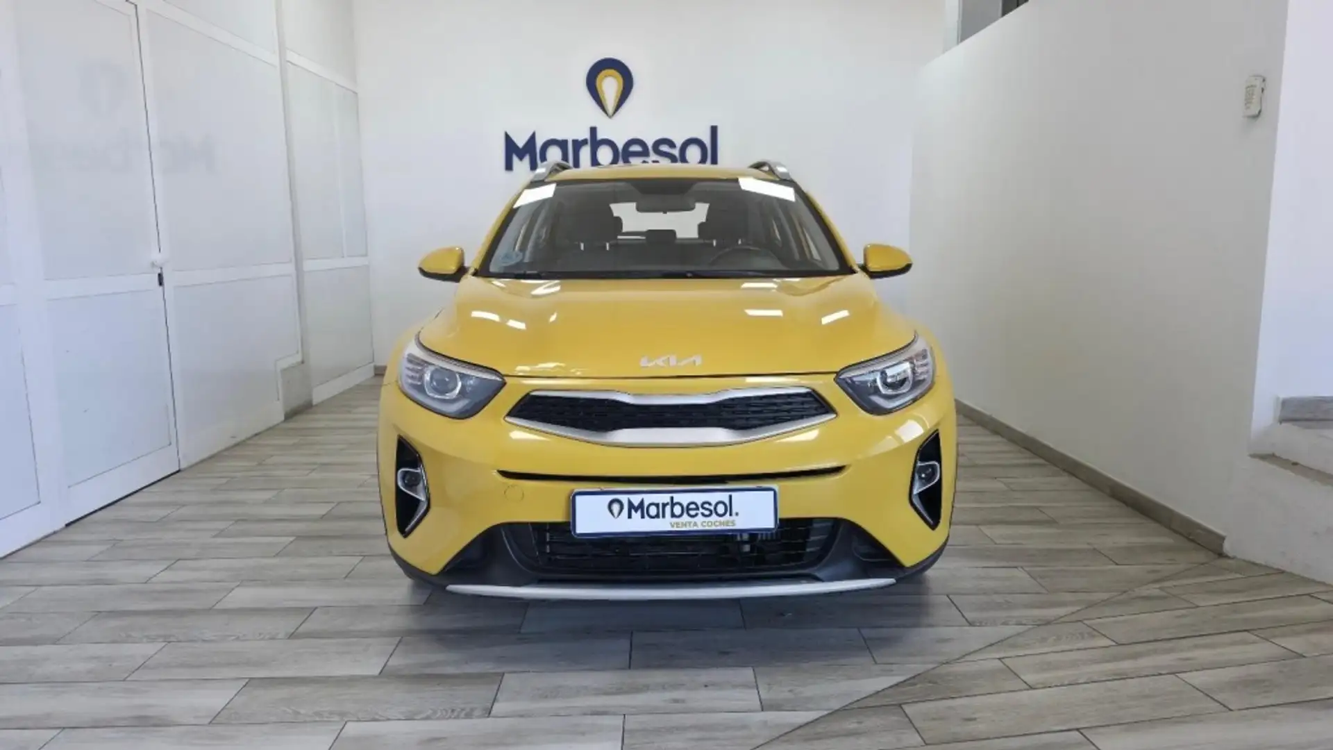 Kia Stonic 1.0 T-GDi MHEV Drive 100 Amarillo - 1
