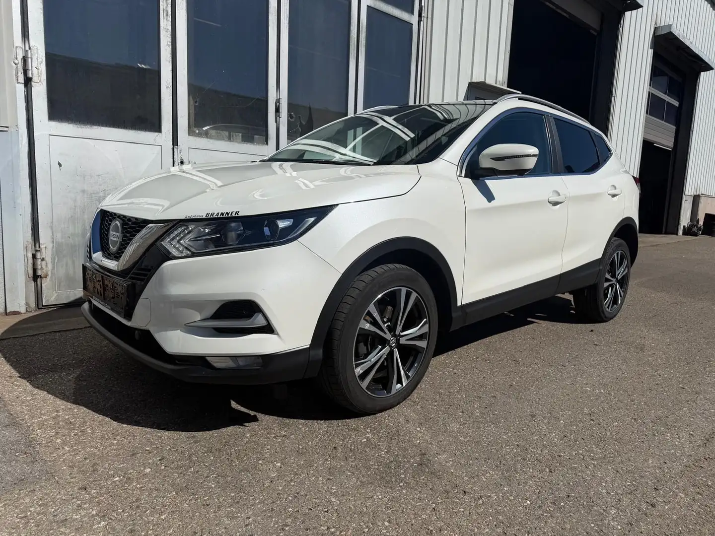 Nissan Qashqai Qashqai 1,7 dCi ALL-MODE 4x4i N-Connecta Xtronic A Weiß - 1