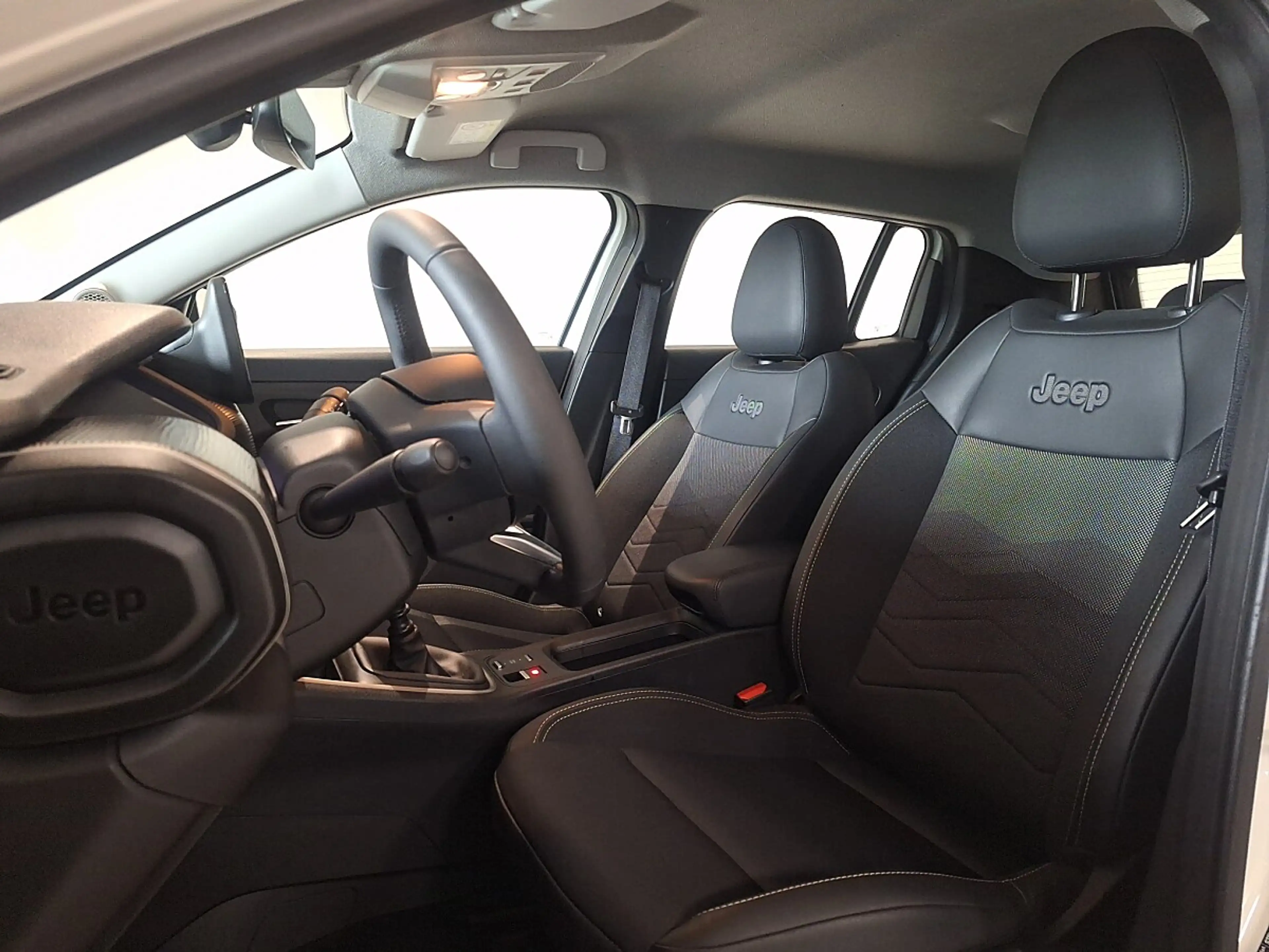 Jeep Avenger 1.2 GSE T3 Altitude — photo 11