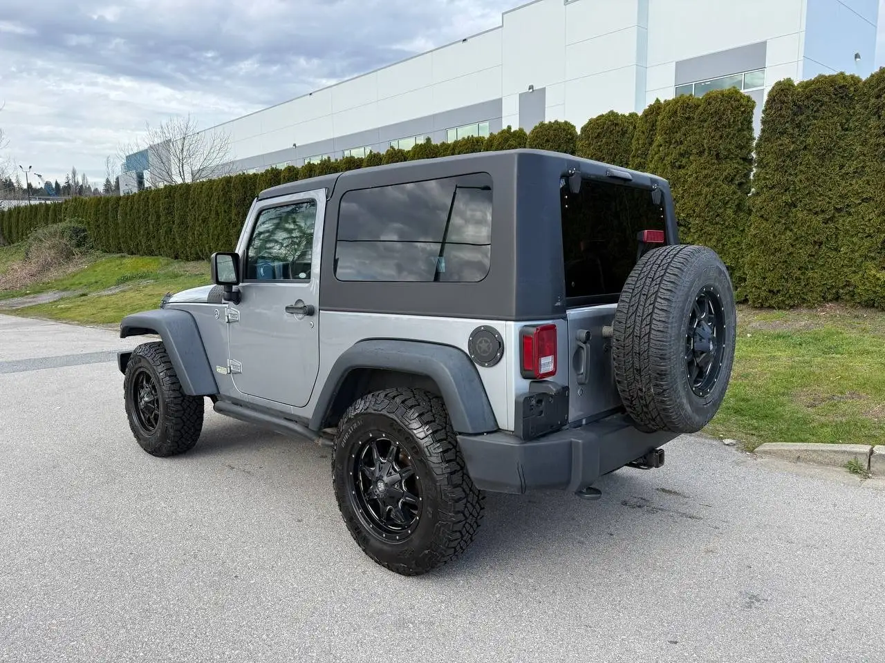 Jeep Wrangler снимка Jeep Wrangler