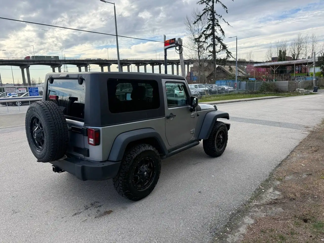 Jeep Wrangler снимка Jeep Wrangler