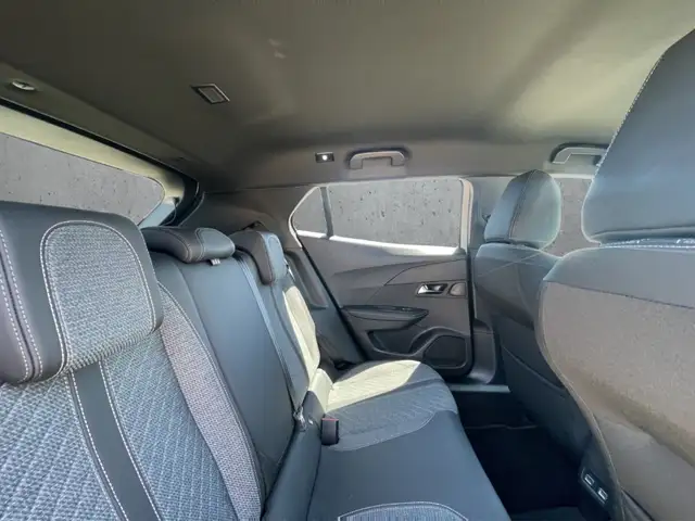 Peugeot 2008 view 14