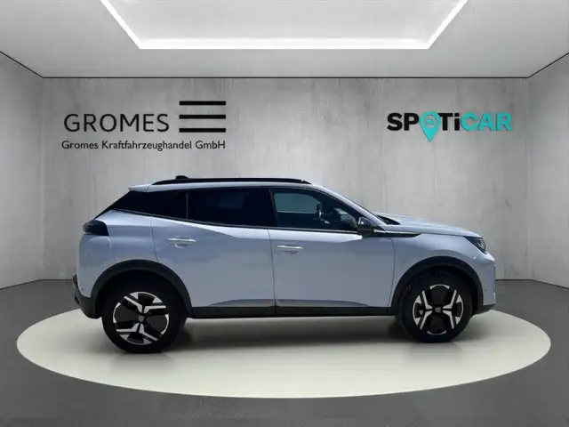 Peugeot 2008 view 2