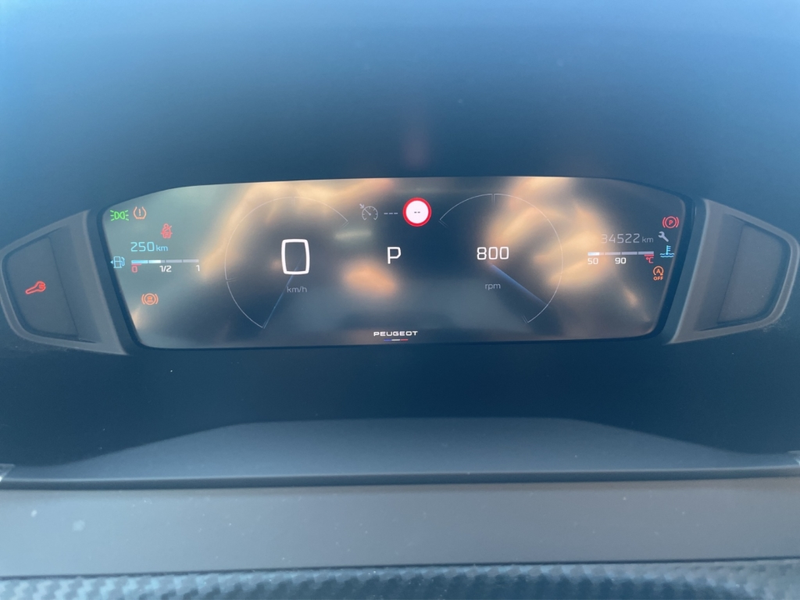Peugeot 2008 Allure PT 130 EAT8 LED SHZ Apple CarPlay Android A — photo 15