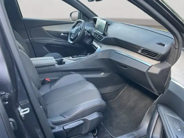 Peugeot 3008 view 9