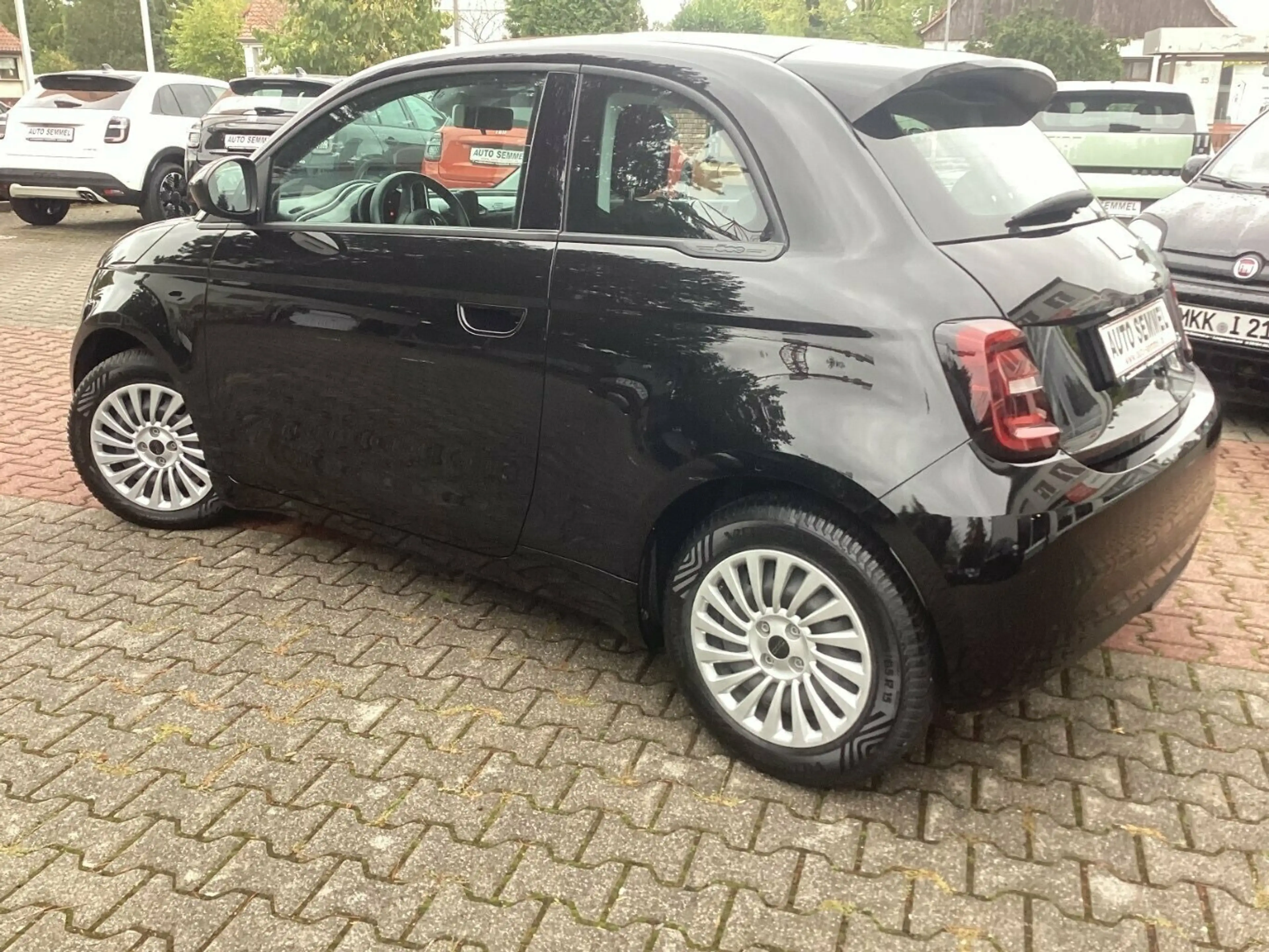 Fiat 500e Action 23,8 kWh Sitzheizung, 4S Reifen — photo 6
