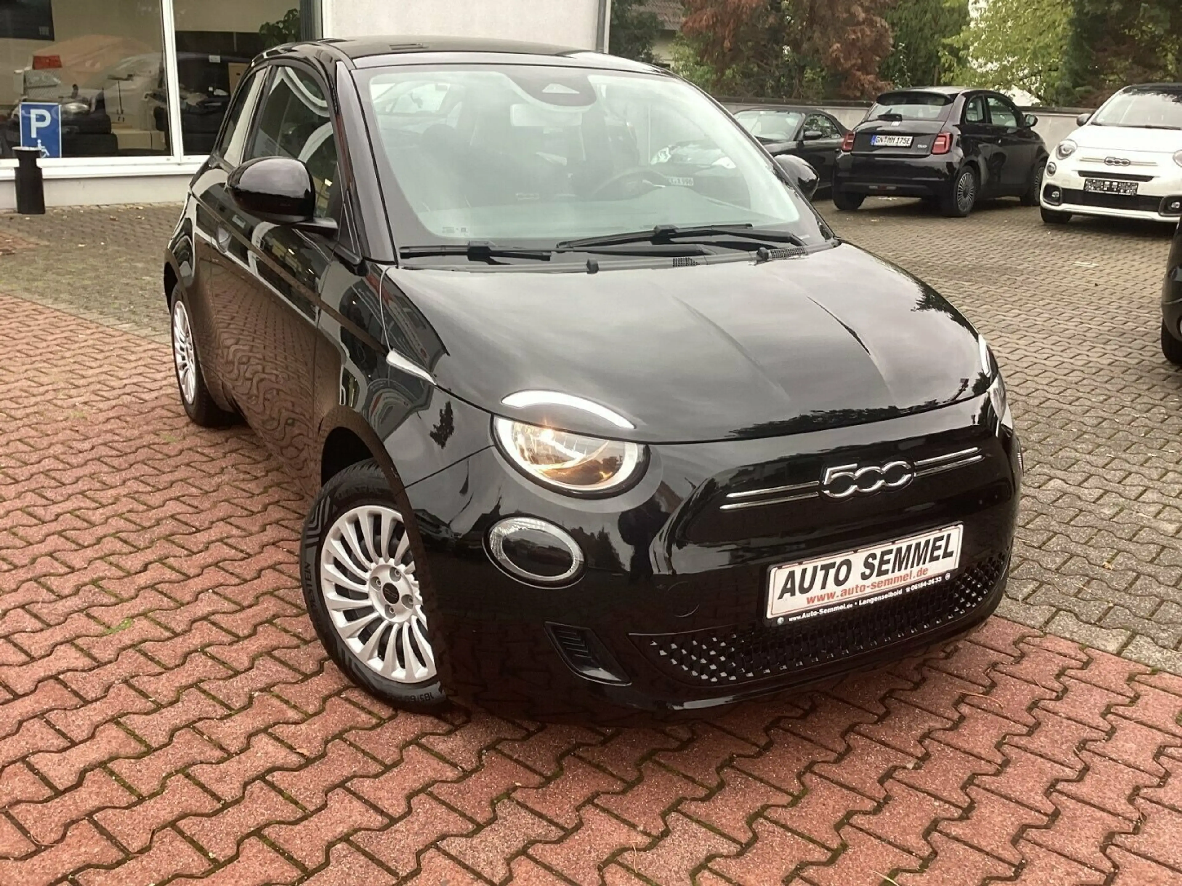 Fiat 500e Action 23,8 kWh Sitzheizung, 4S Reifen — photo 2