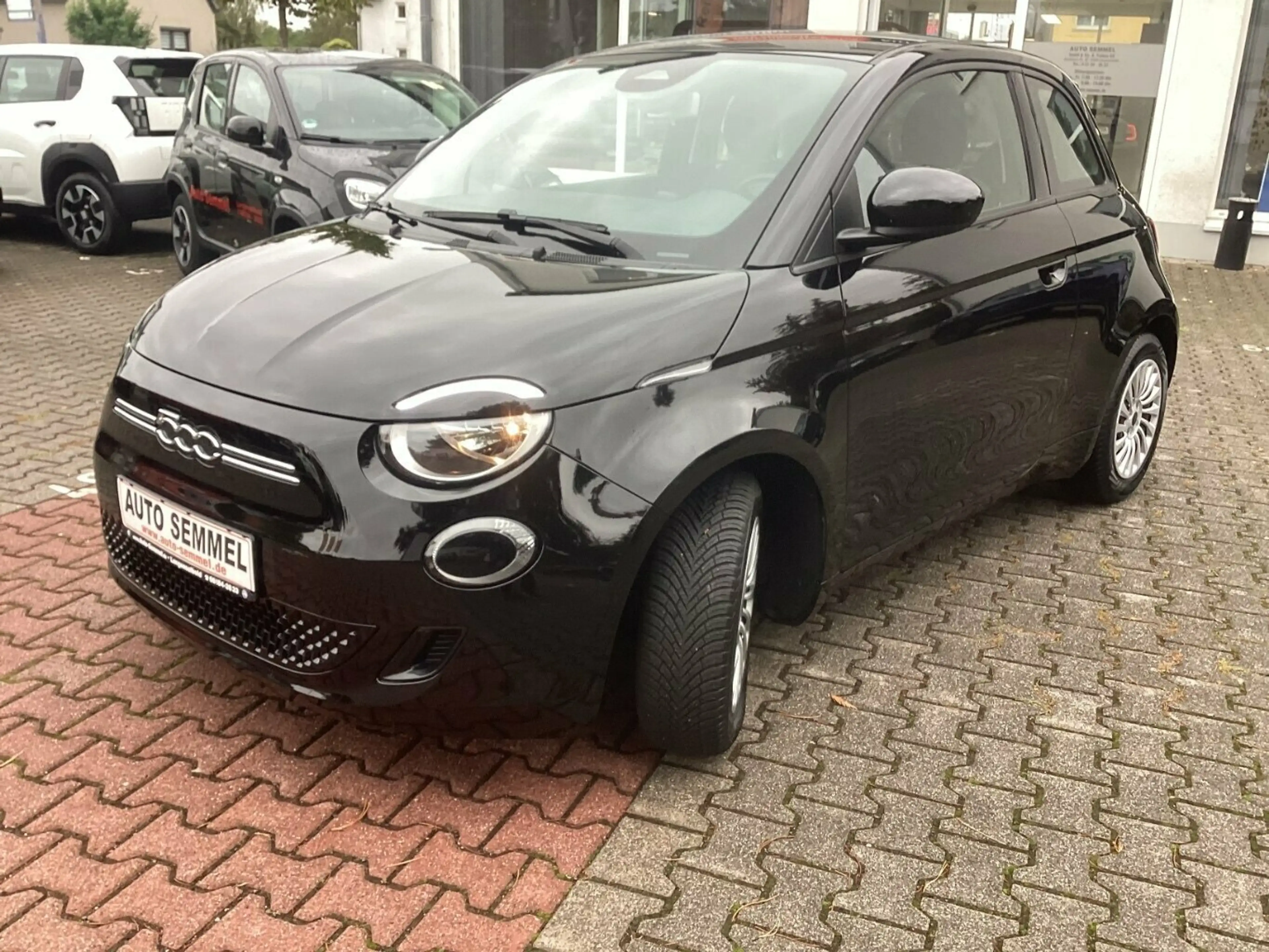 Fiat 500e Action 23,8 kWh Sitzheizung, 4S Reifen — photo 4
