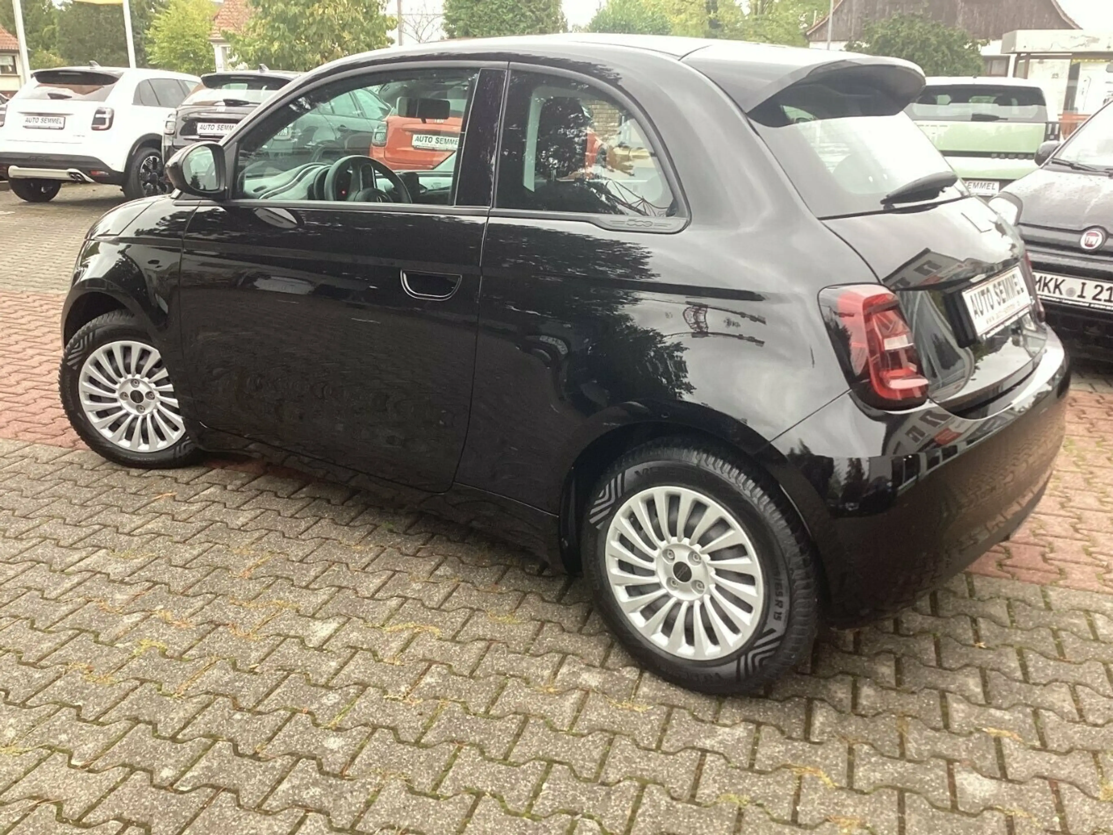 Fiat 500e Action 23,8 kWh Sitzheizung, 4S Reifen — photo 7