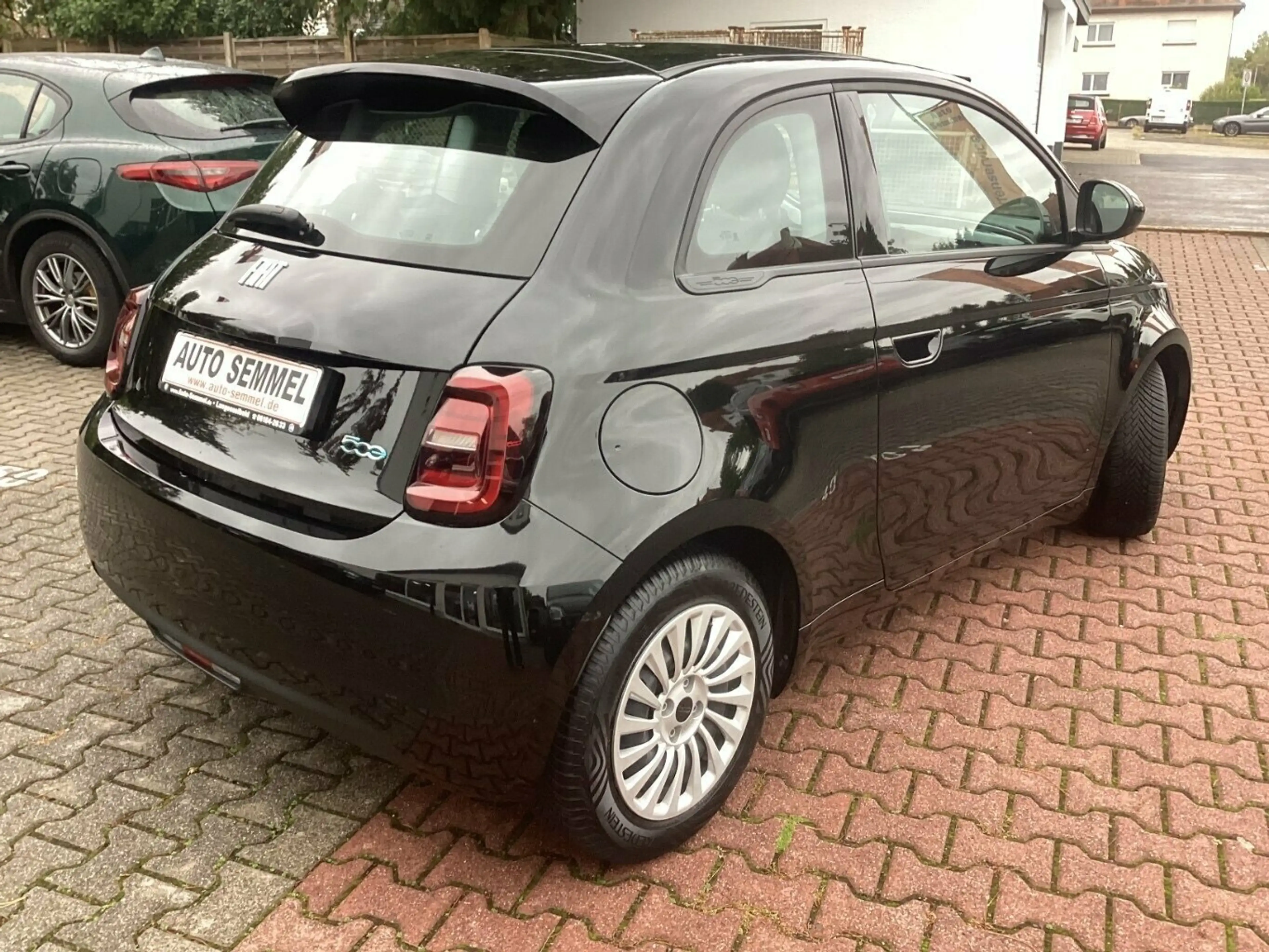 Fiat 500e Action 23,8 kWh Sitzheizung, 4S Reifen — photo 9
