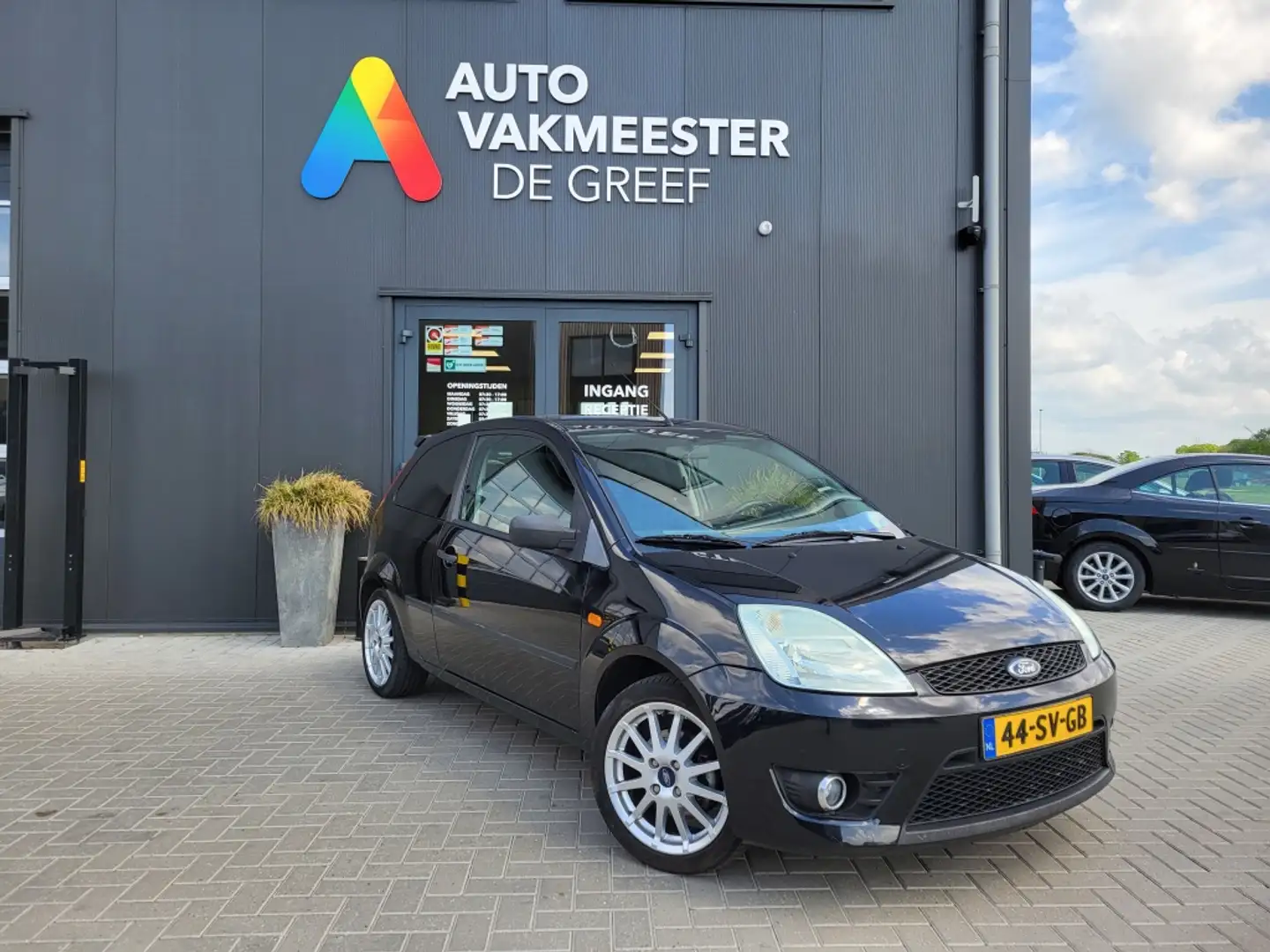Ford Fiesta 1.6-16V Sport Airco Nieuwe Distributieriem 2e eige Zwart - 2