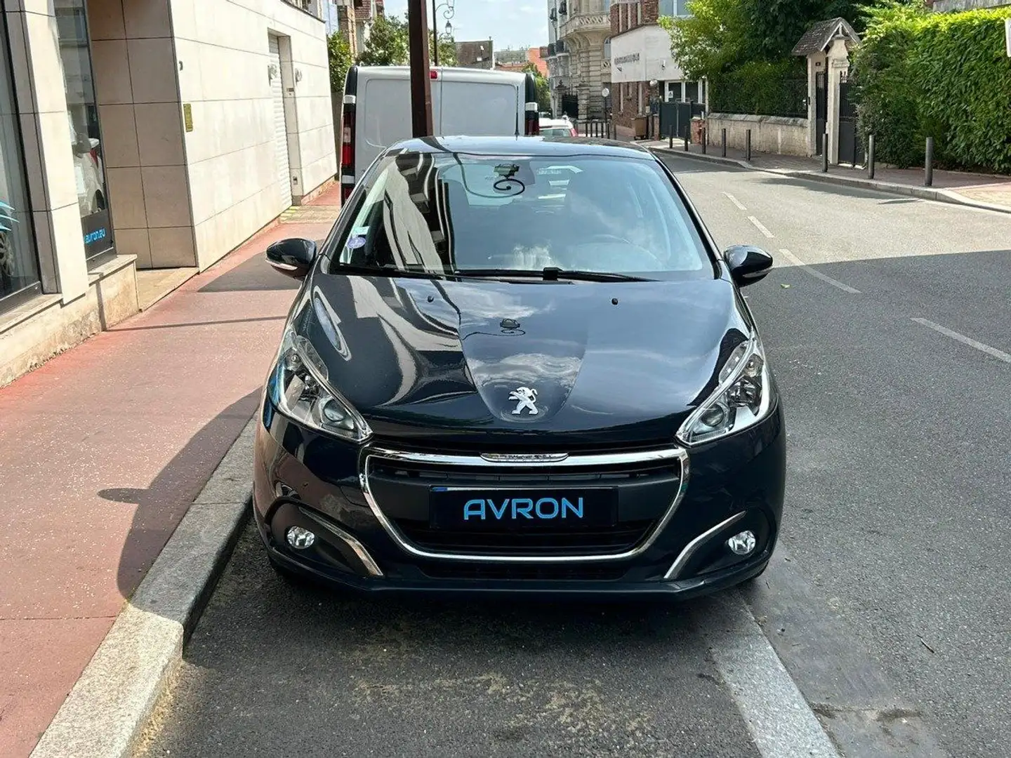 Peugeot 208 (2) 1.2 82cv SIGNATURE 5P 5 places (distribution N Azul - 2