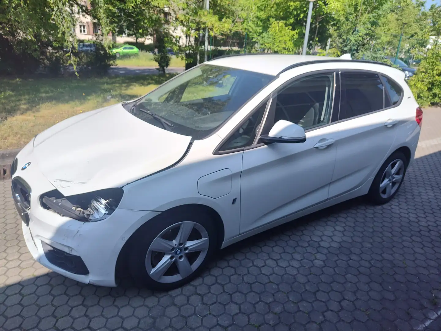 BMW 225 225 XE Advantage Plus Blanc - 1