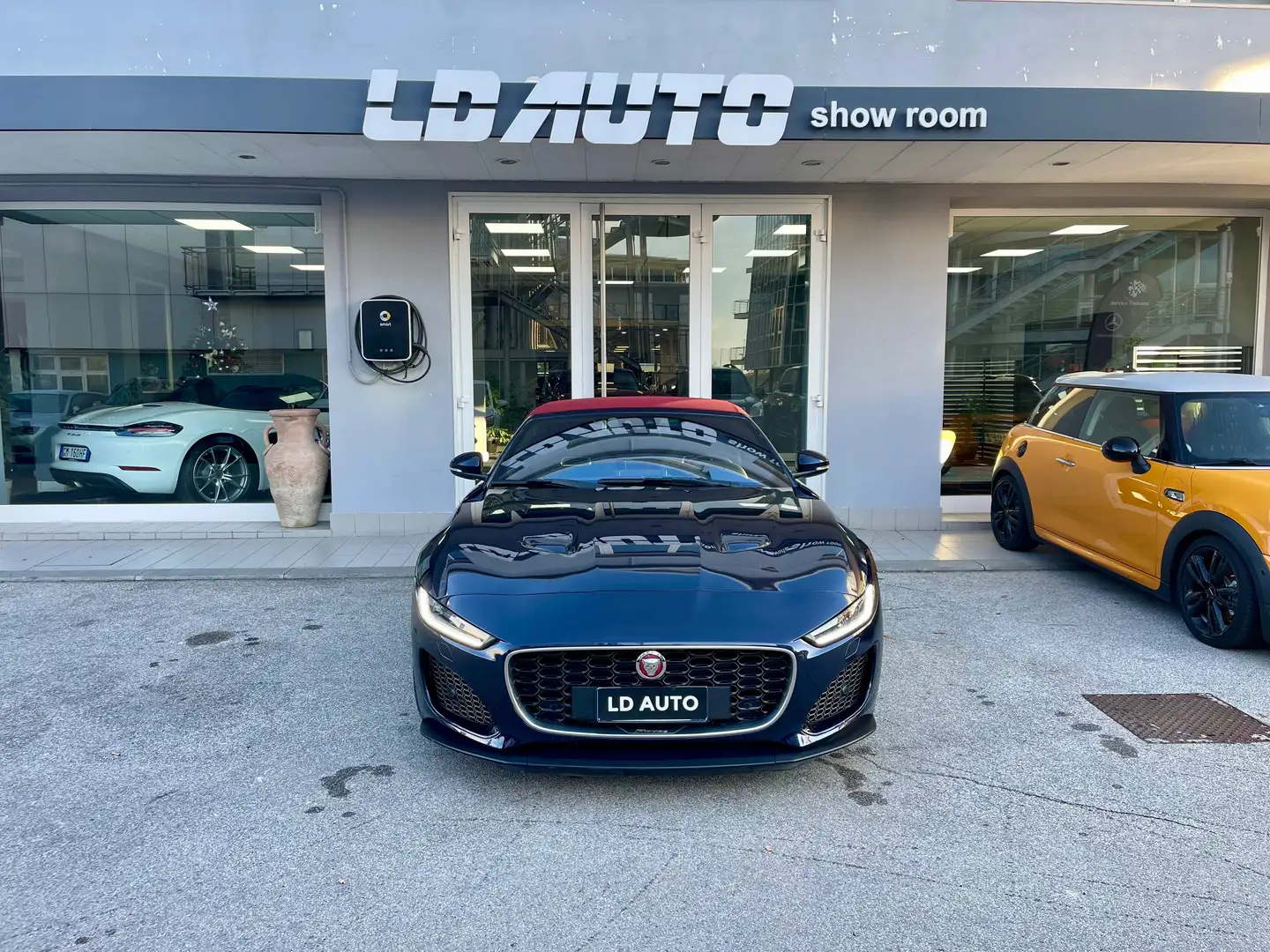 Jaguar F-Type F-Type Cabrio 2.0 i4 R-Dynamic rwd 300cv auto - 1